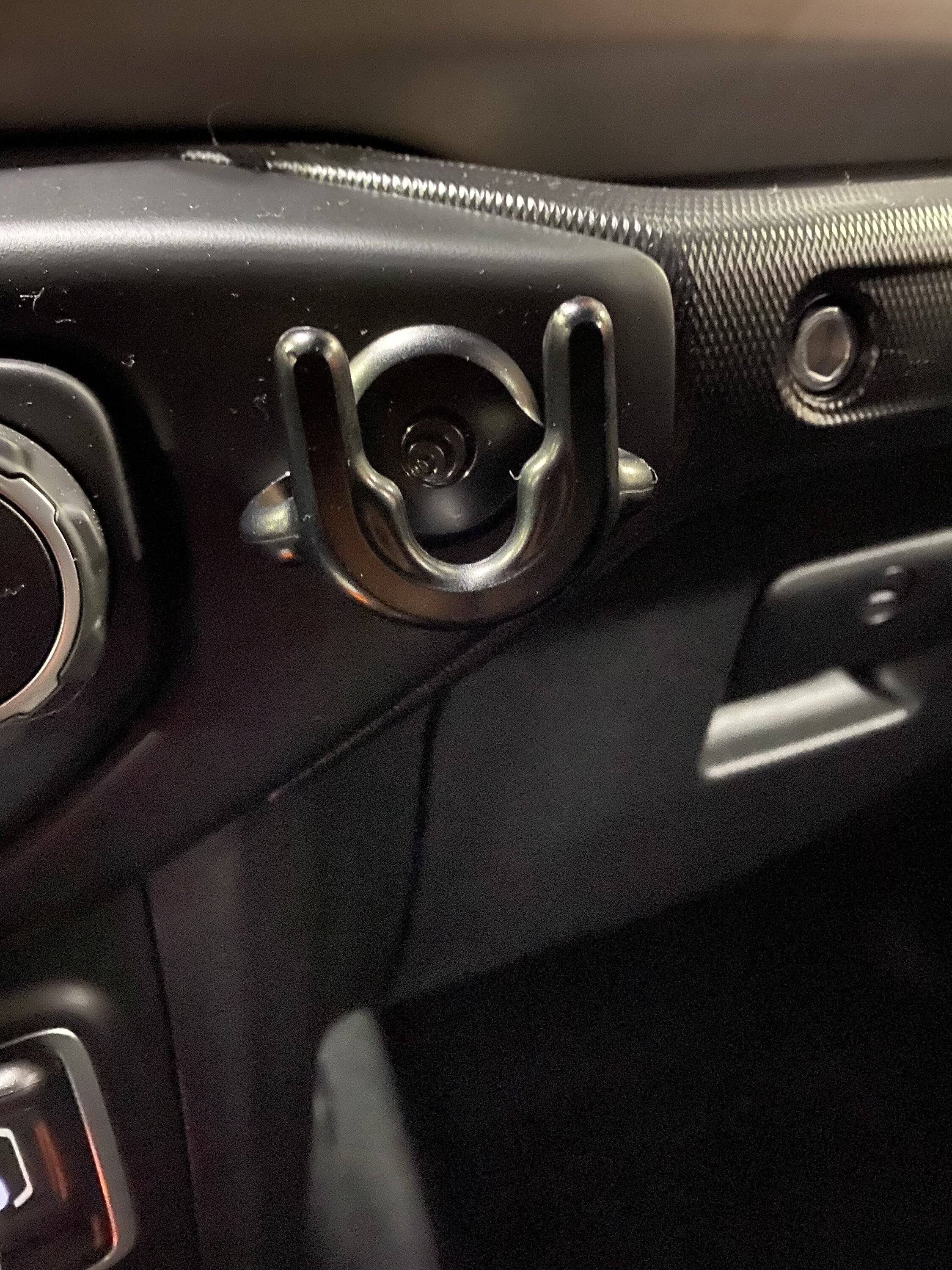 Jeep Wrangler JL What is this bracket on my dash? 80FFA391-2D09-4757-874B-D2301AA762D3