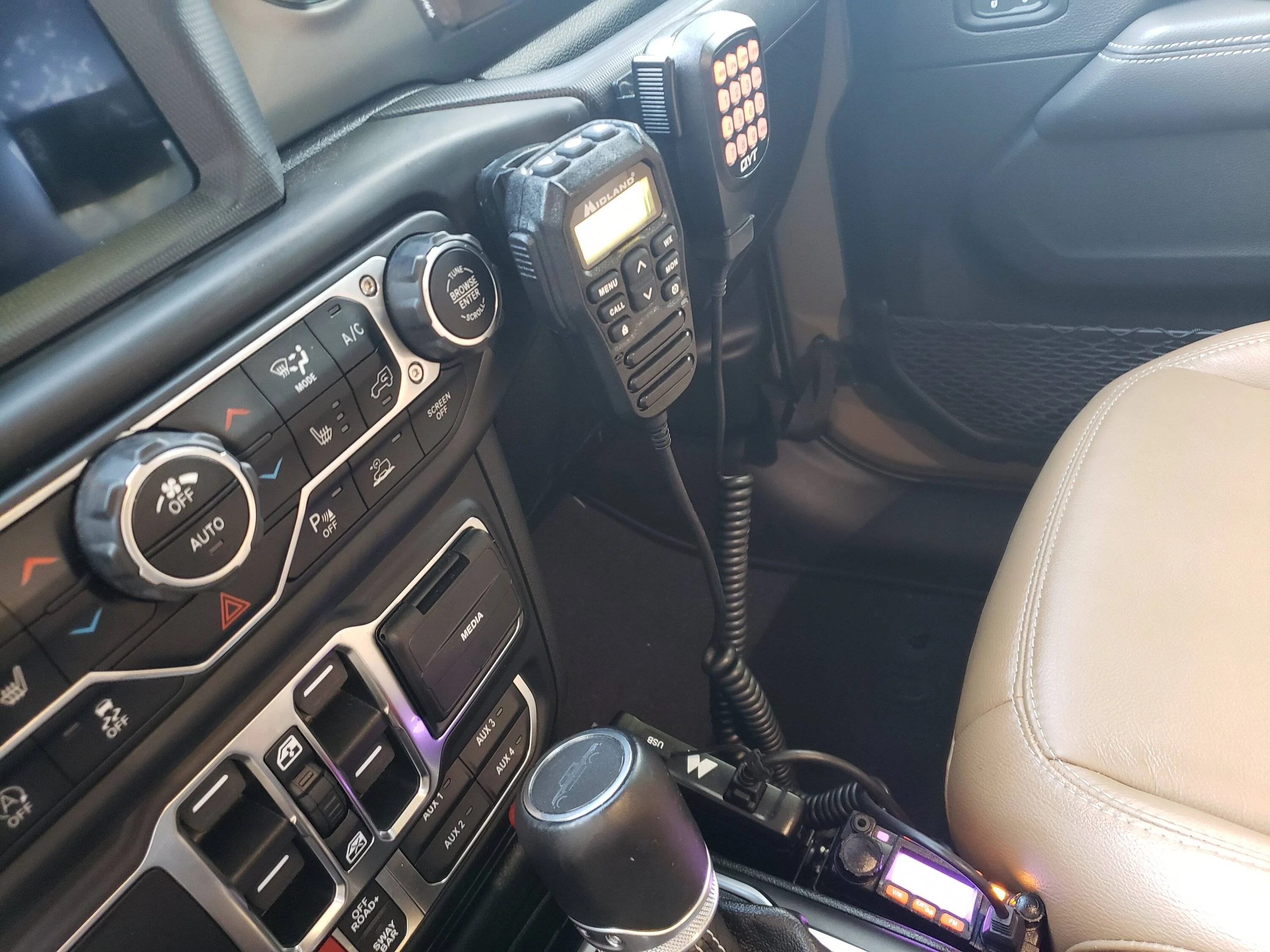 Jeep Wrangler JL Cb radios 20201018_170022