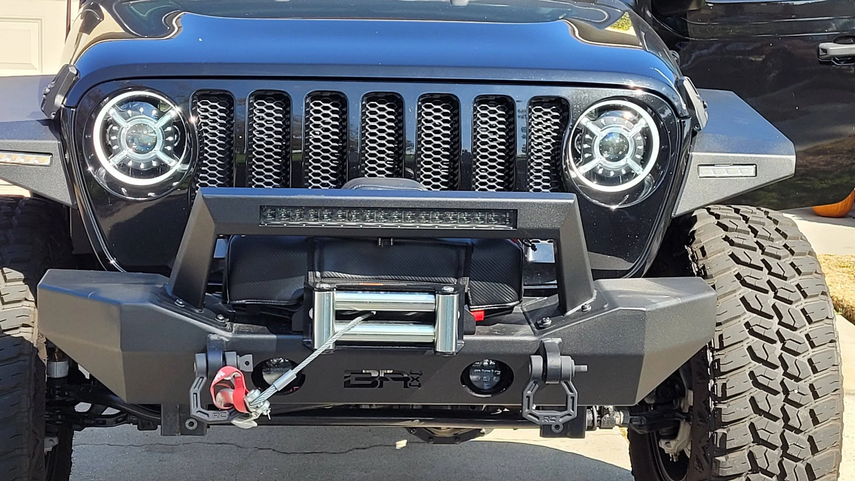 Jeep Wrangler JL 2023 LED headlights updated? (Slightly) 20221002_145610