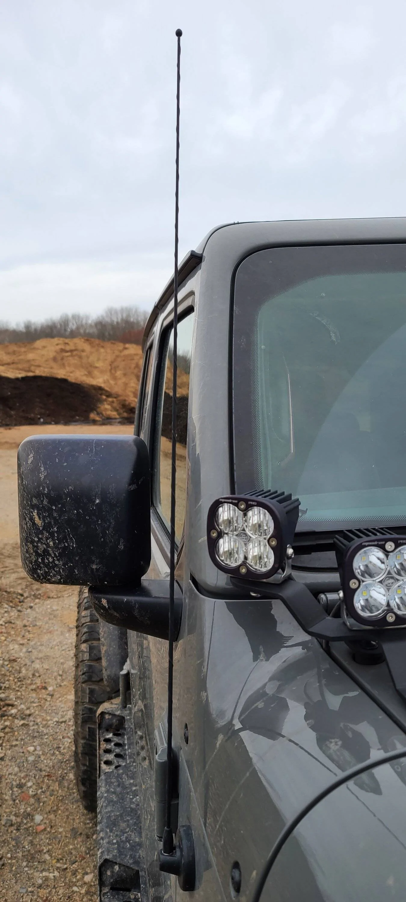 Jeep Wrangler JL Mod for stock whip antenna? 20220416_083106