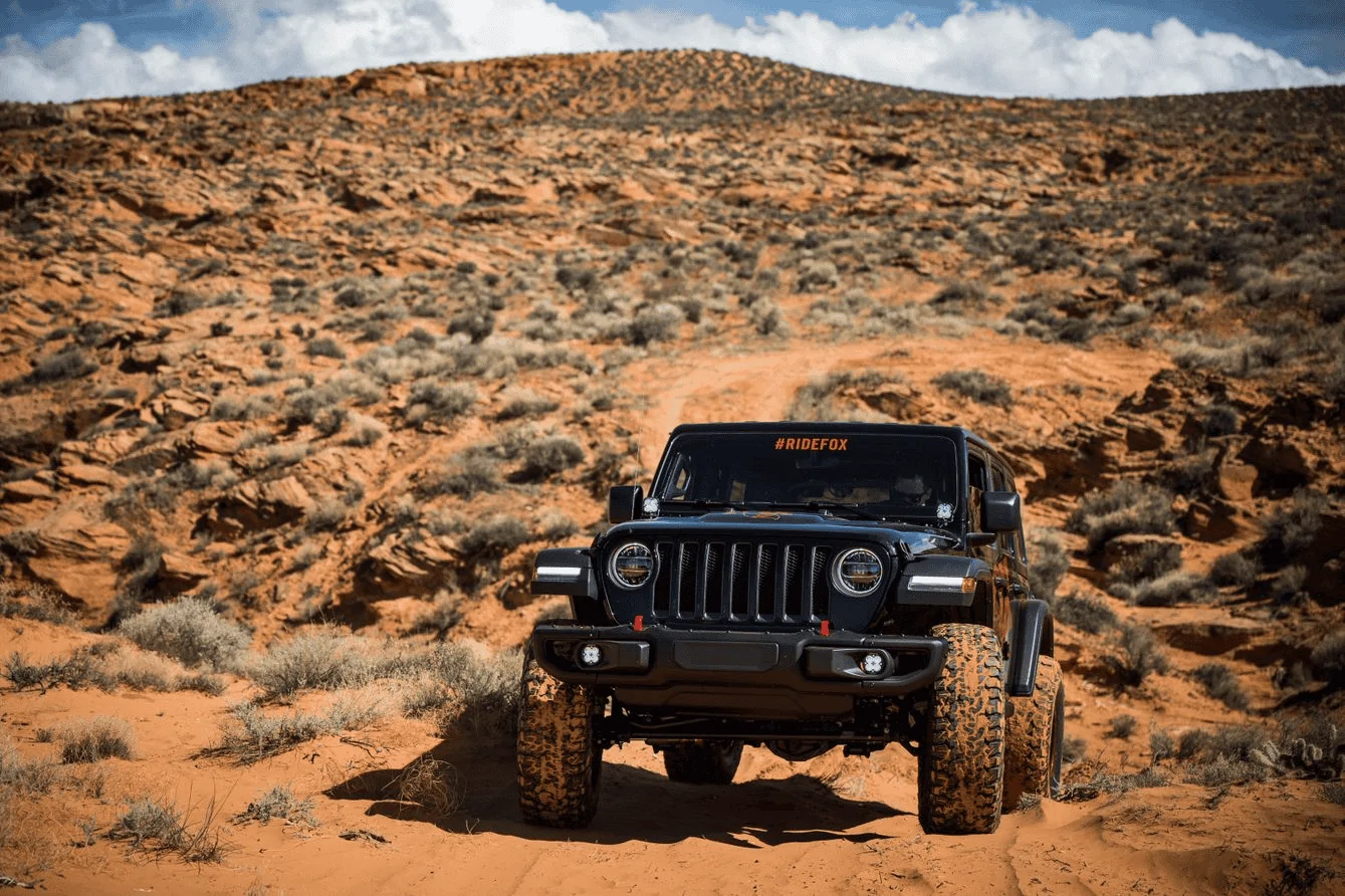 Jeep Wrangler JL Off-road driving lighting with specific location requirements 1672350797446