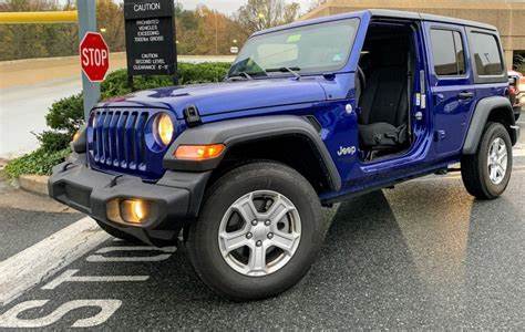 Jeep Wrangler JL Third Row Seat Installed 1672354665939