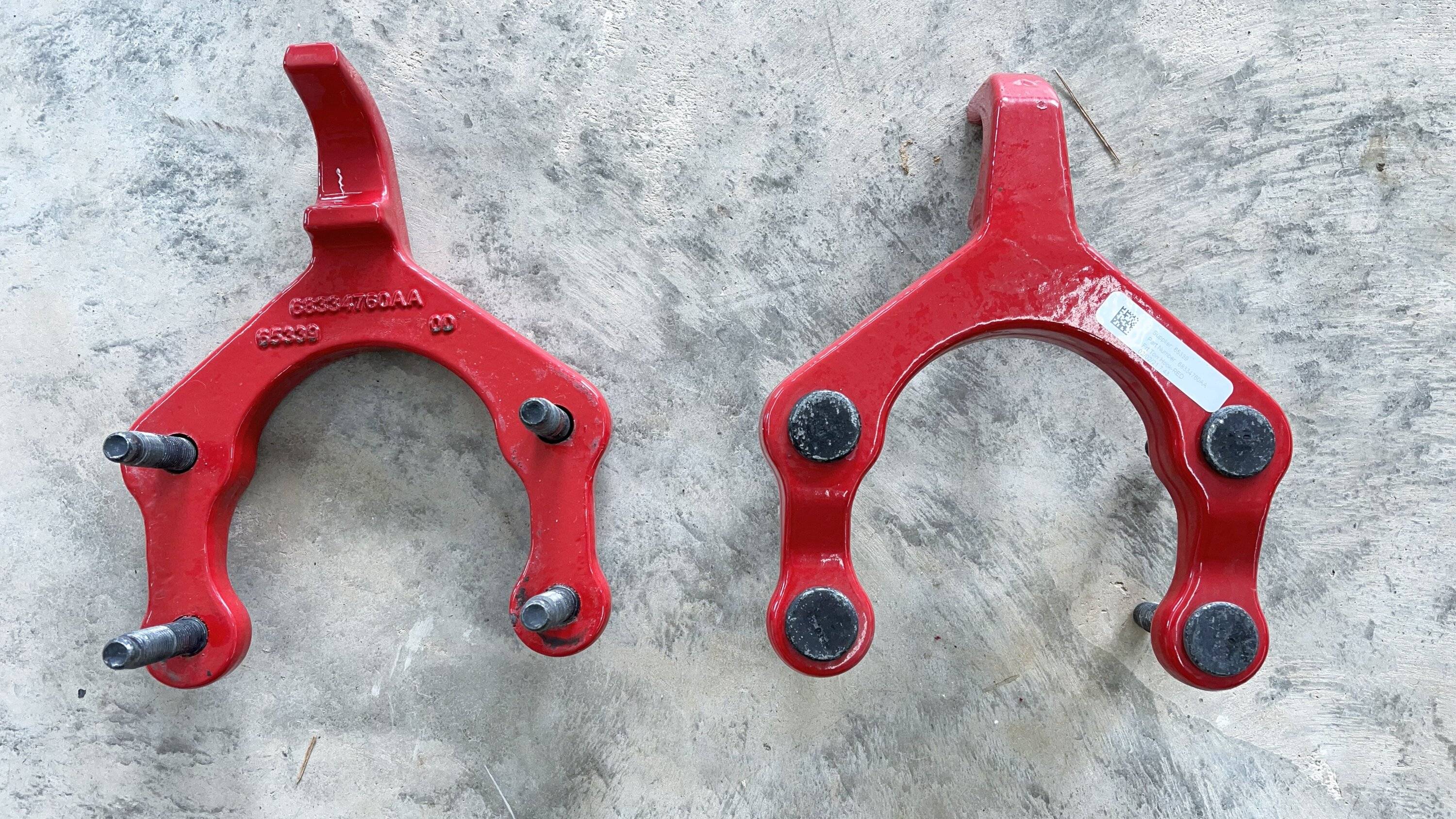 Jeep Wrangler JL Rubicon Red Front Bumper Hooks A57F1F4F-0E65-4106-AA2F-4D45505D8B86