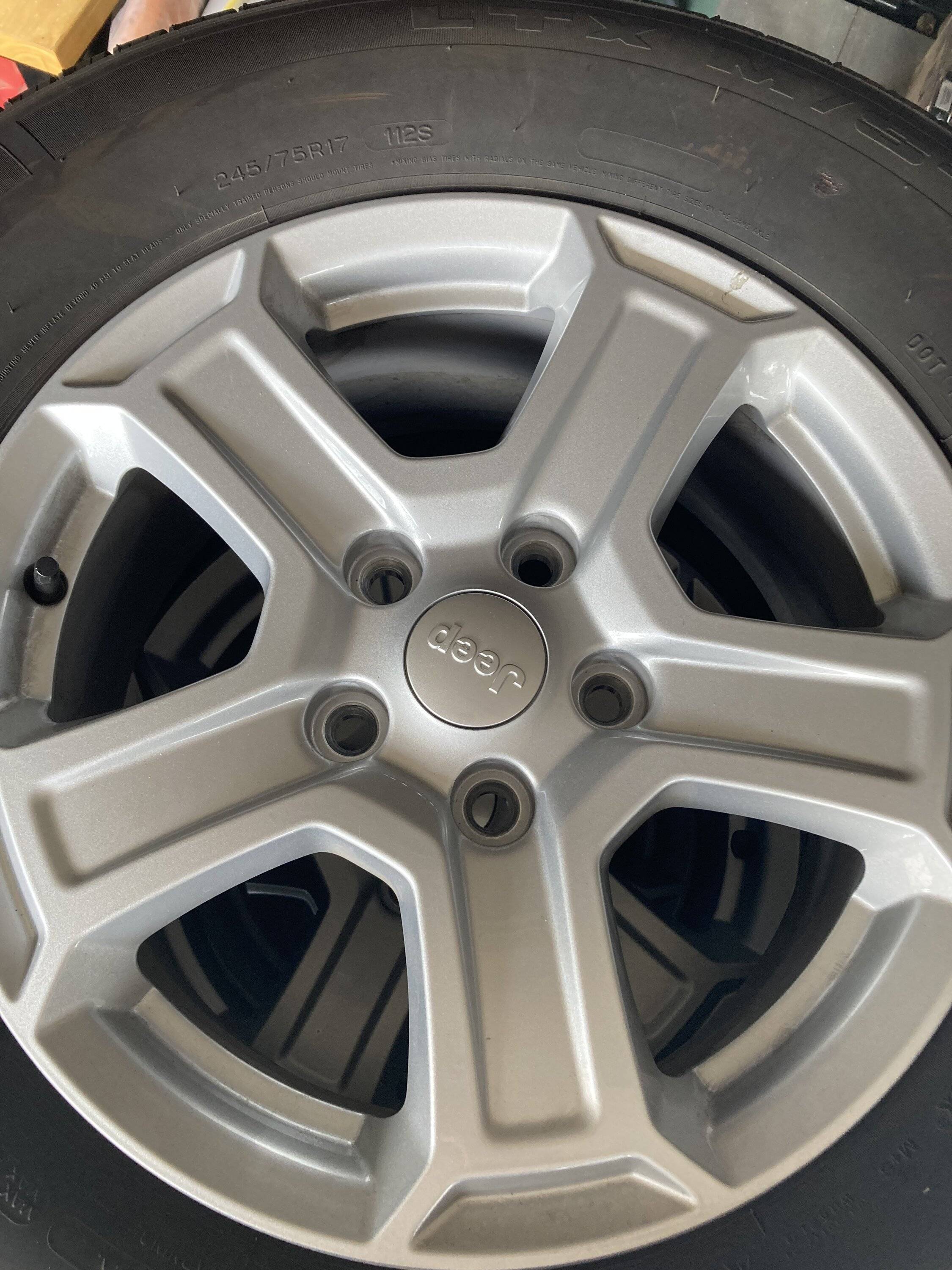 Jeep Wrangler JL S Tires/wheels $250 4FAA5FBC-E67C-4372-B981-DFCC952BB433