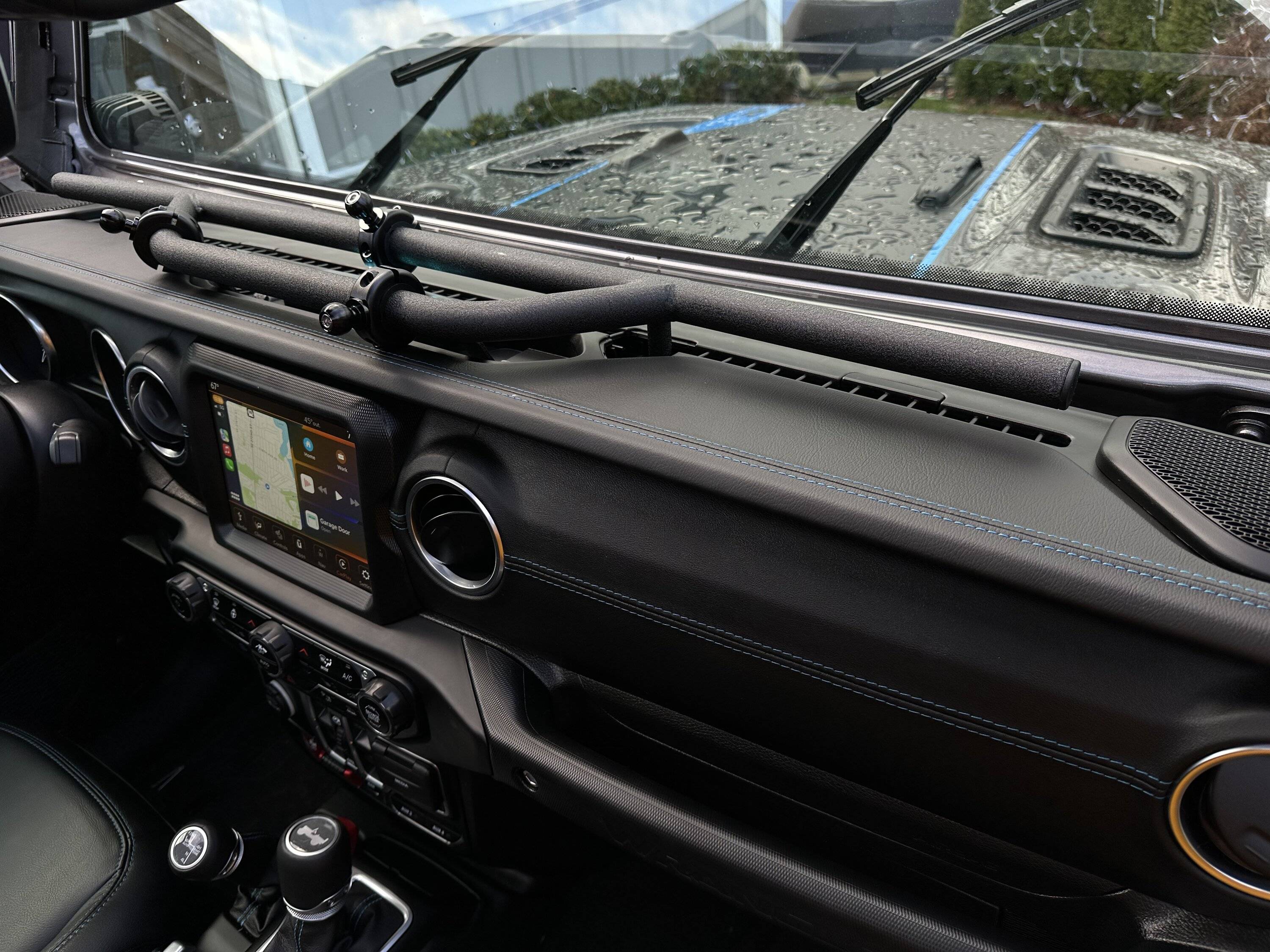 Jeep Wrangler JL Vector e-dock install in 4xe IMG_0739
