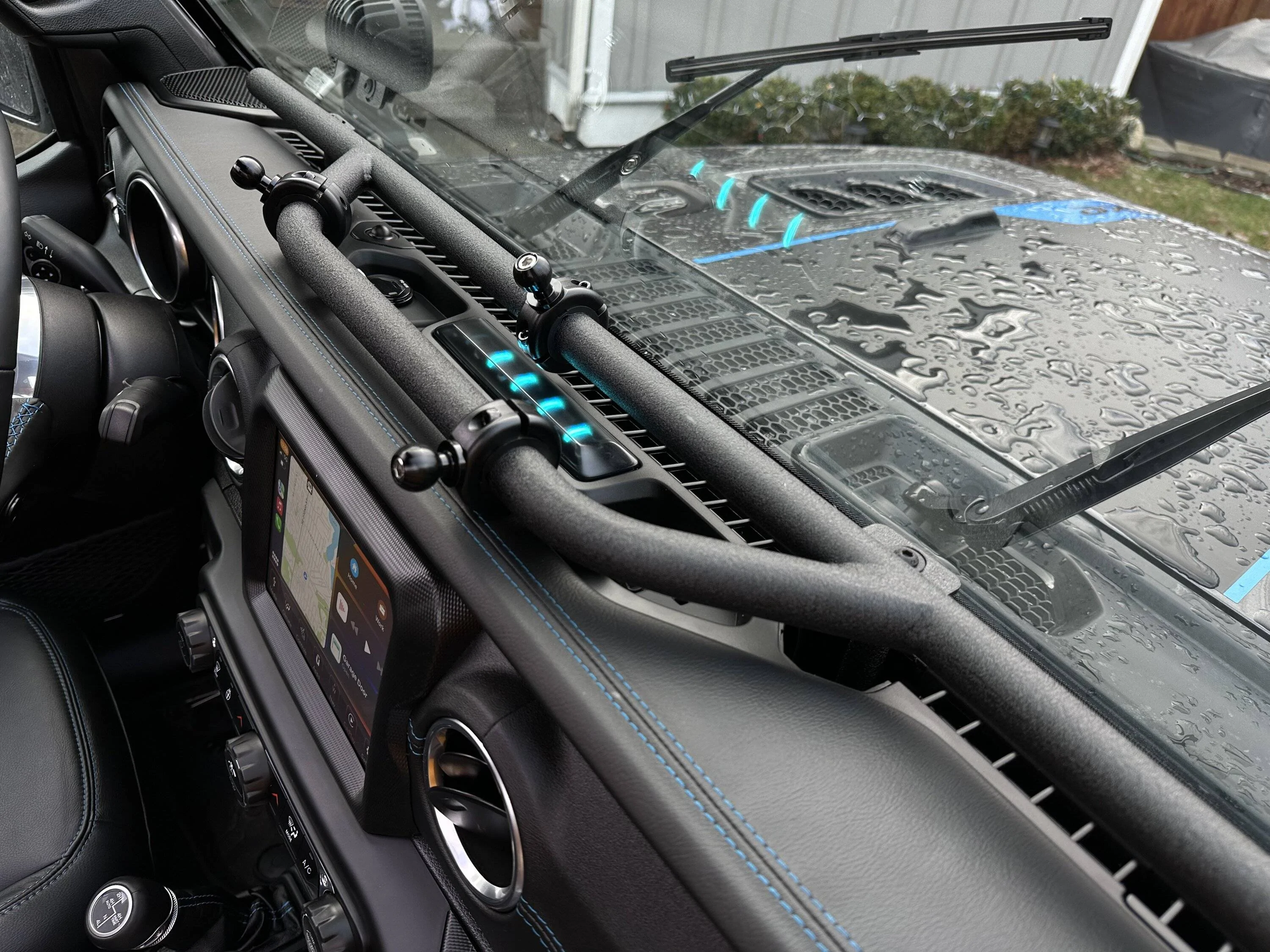 Jeep Wrangler JL Vector e-dock install in 4xe IMG_0745