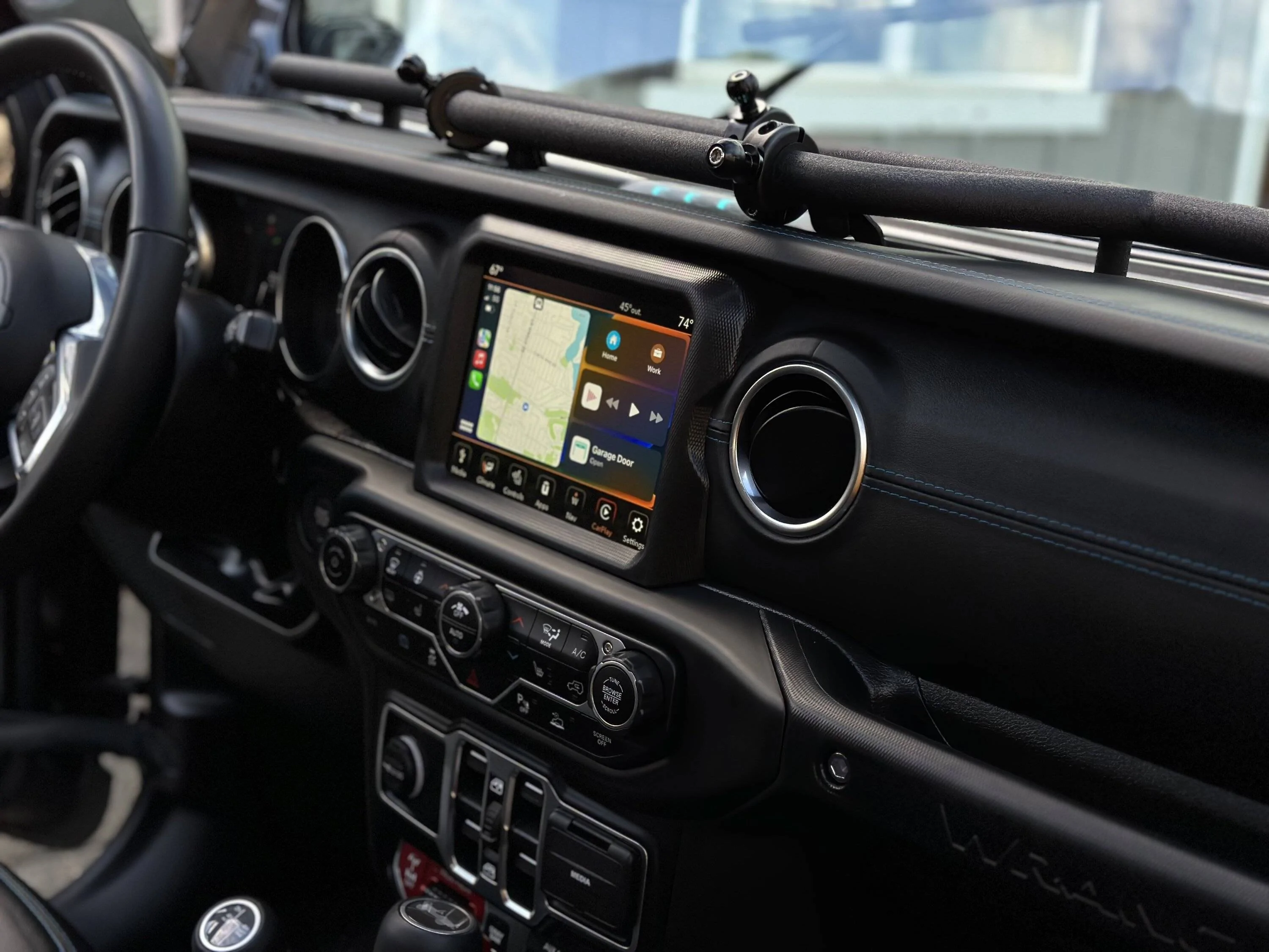 Jeep Wrangler JL Vector e-dock install in 4xe IMG_0731