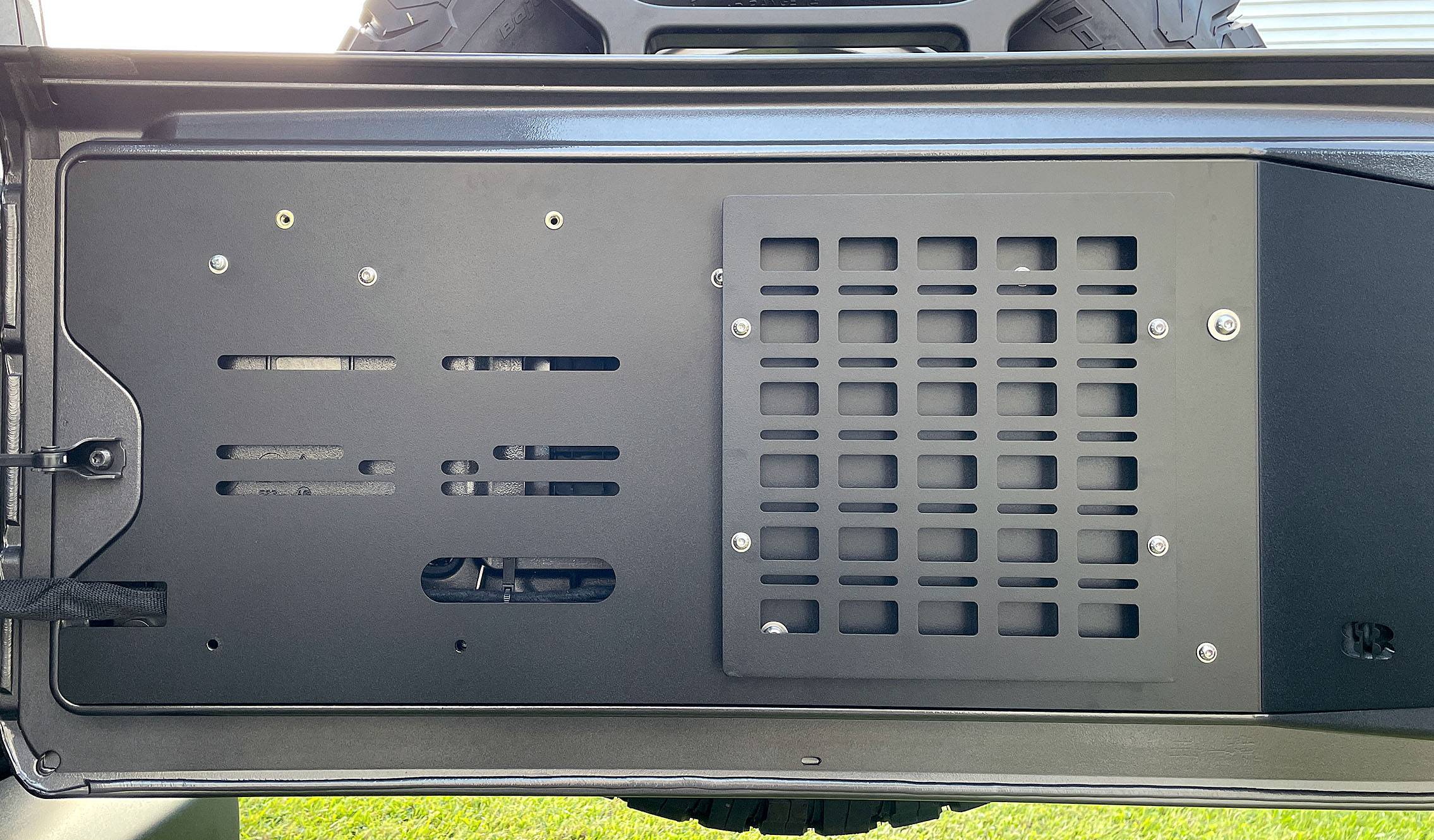Jeep Wrangler JL On Board Air Setups? Jeep-JL-Gate-ARB-Enclosure-13W