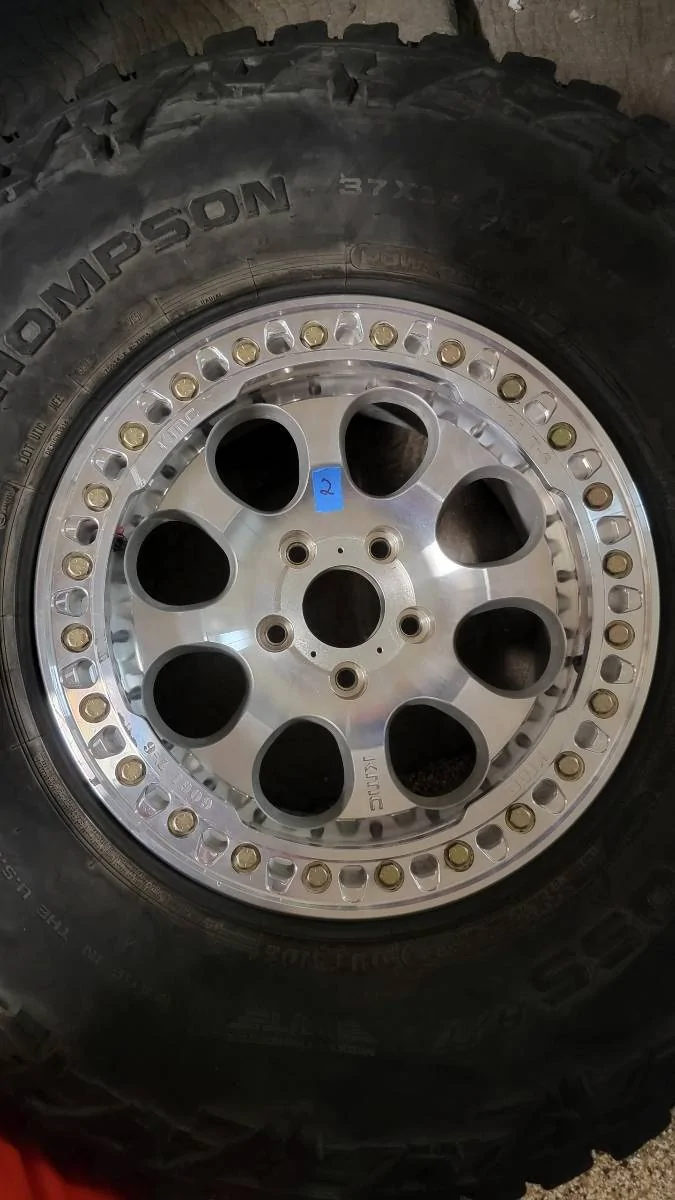 Jeep Wrangler JL KMC Riot Bead Lock Wheels 2