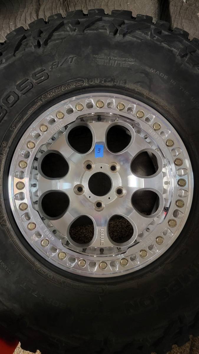 Jeep Wrangler JL KMC Riot Bead Lock Wheels 3