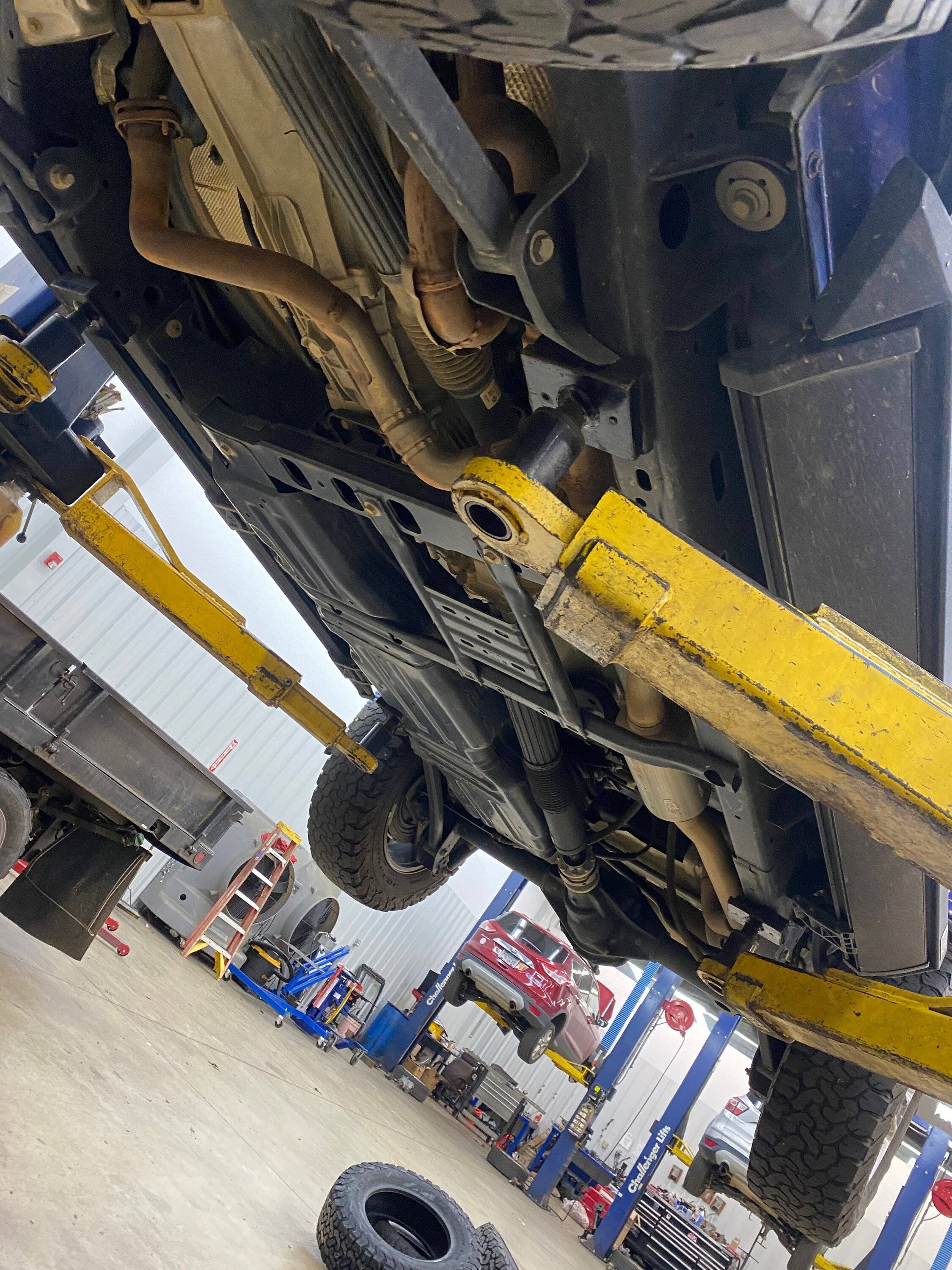 Jeep Wrangler JL Lift jack points On Lift 23