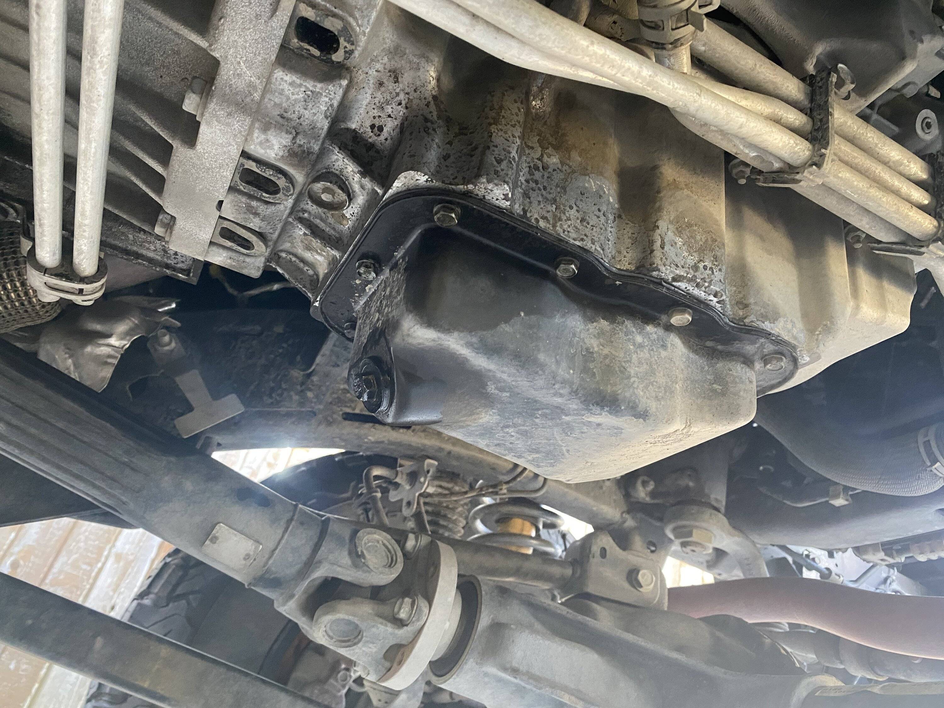 Jeep Wrangler JL Looks like a leak 292ECD1C-C50B-46CE-95BC-ED26668032C6