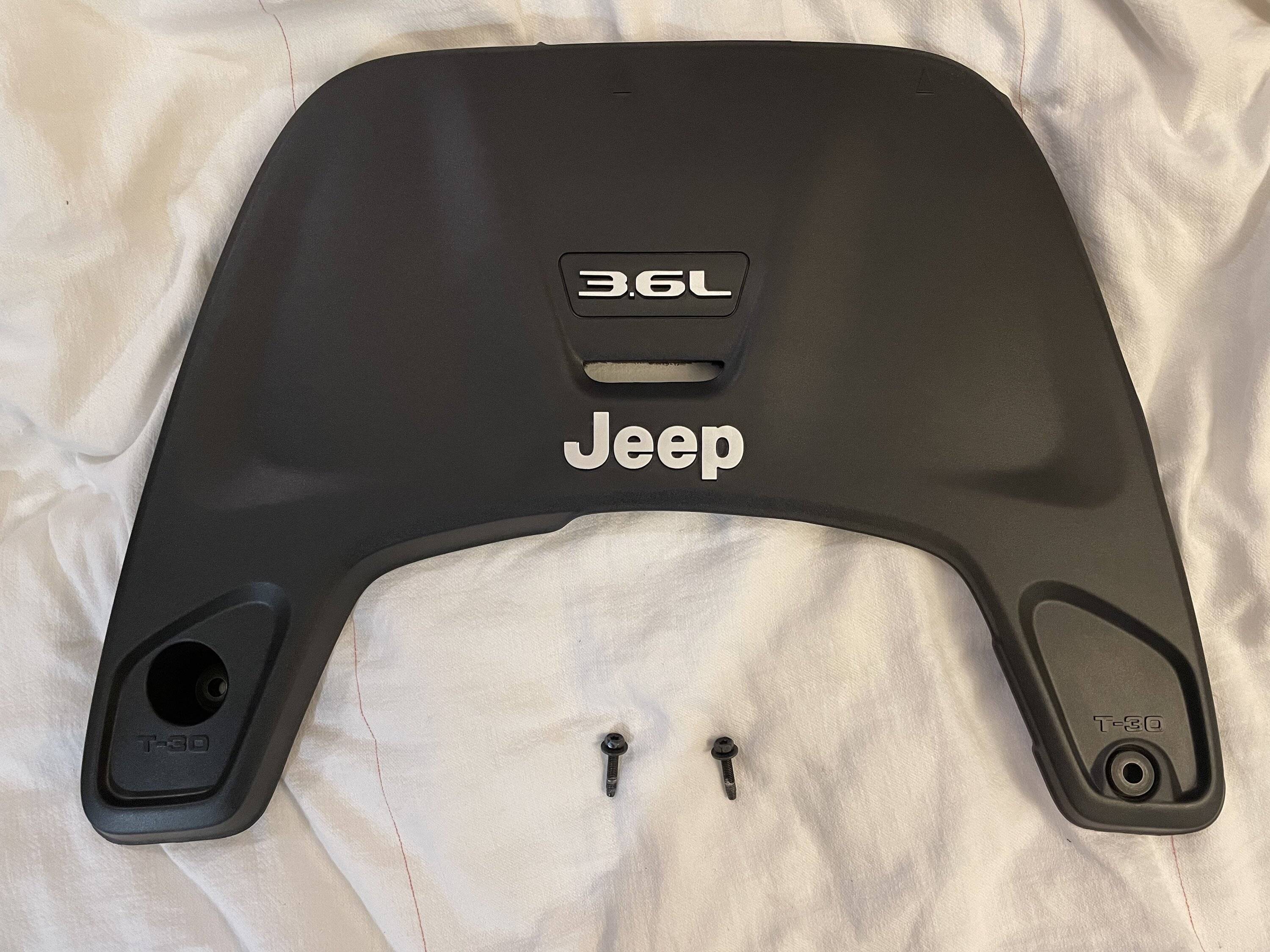 Jeep Wrangler JL V6 Engine Cover DC63EB21-E5FC-4BED-80C4-7BE18643CC8B