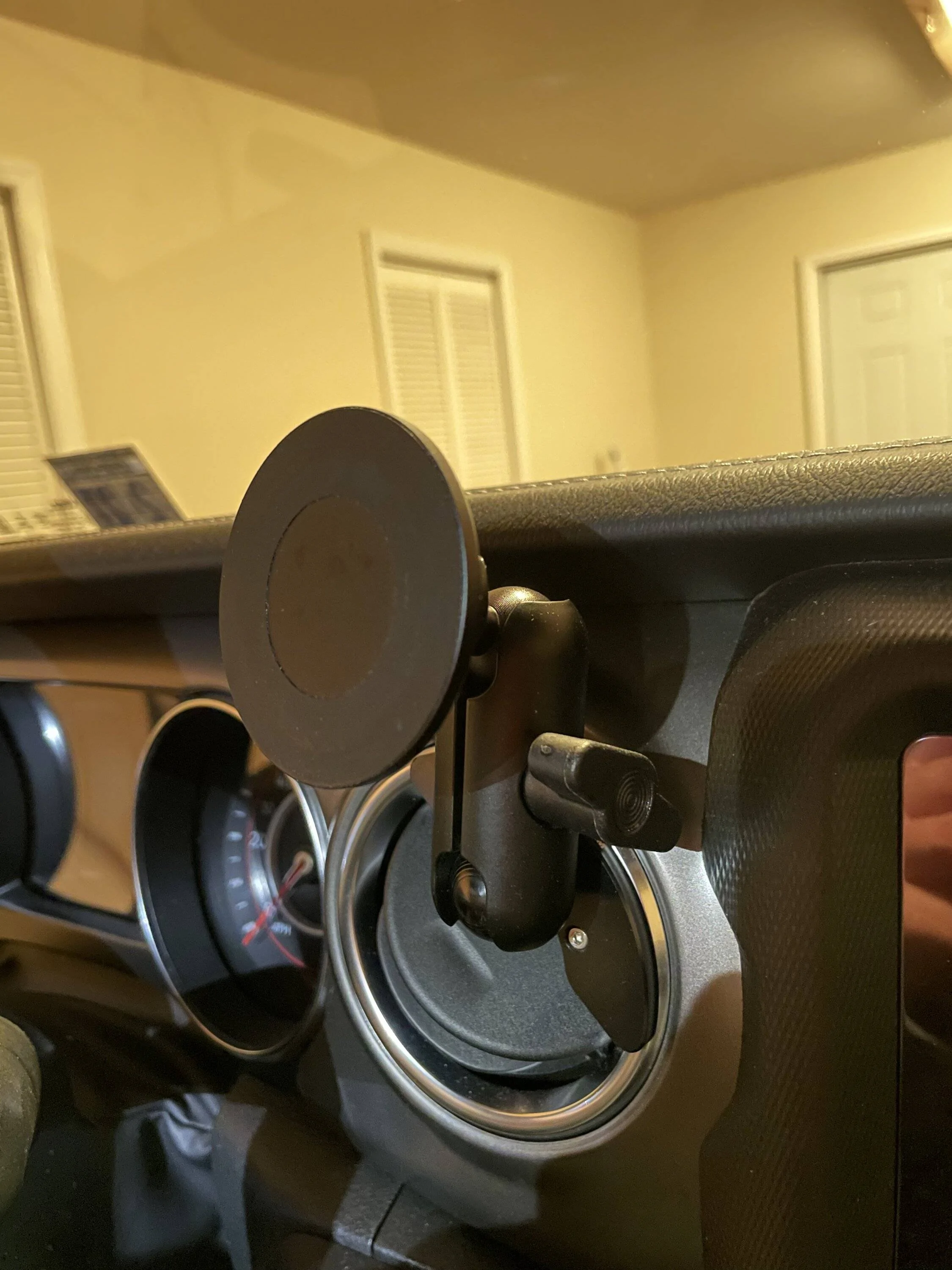 Jeep Wrangler JL Off Roam Phone Mount + MagSafe holder 65E06789-E250-47E4-A775-C72A507A27F7