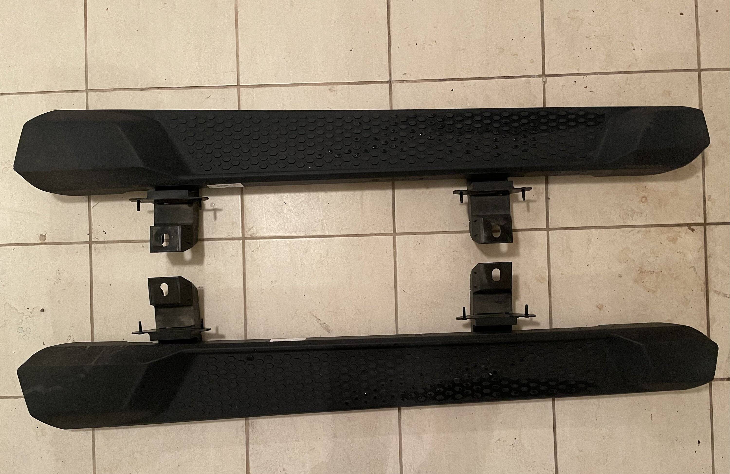 Jeep Wrangler JL Mopar Running Boards for 2 Door CE4FE5B4-70F1-48AC-8490-DE68EDD86C9C
