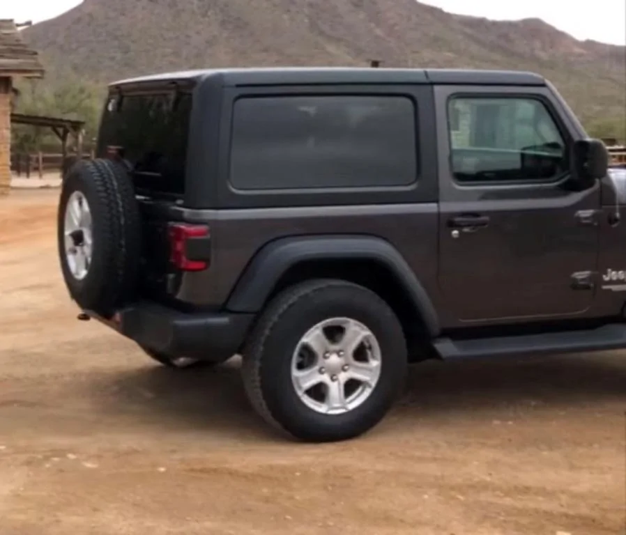 Jeep Wrangler JL Sport.. p_713wqjz41