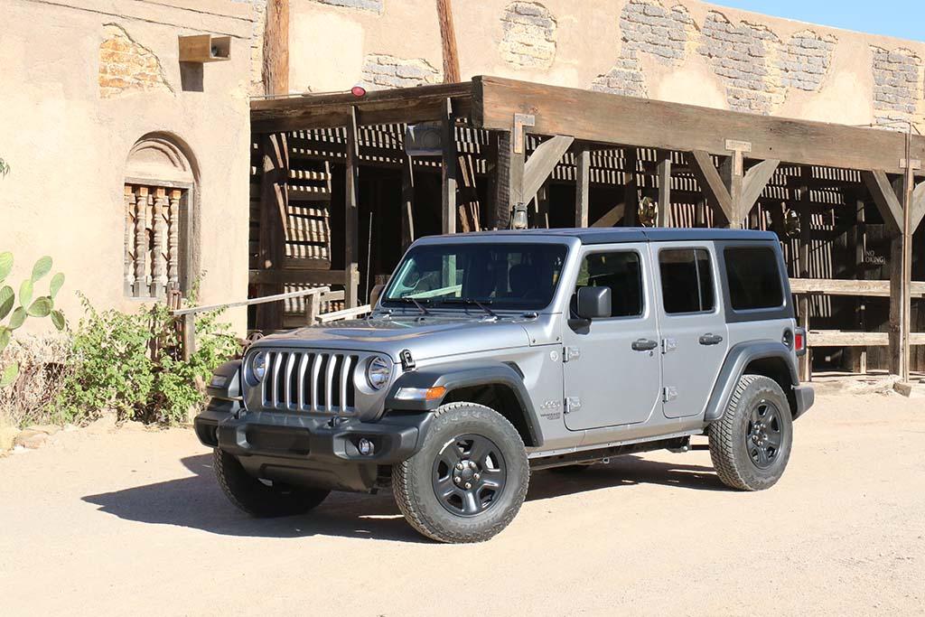 Jeep Wrangler JL Sport.. 2018-Jeep-Wrangler-Sahara-front-3-4-parked