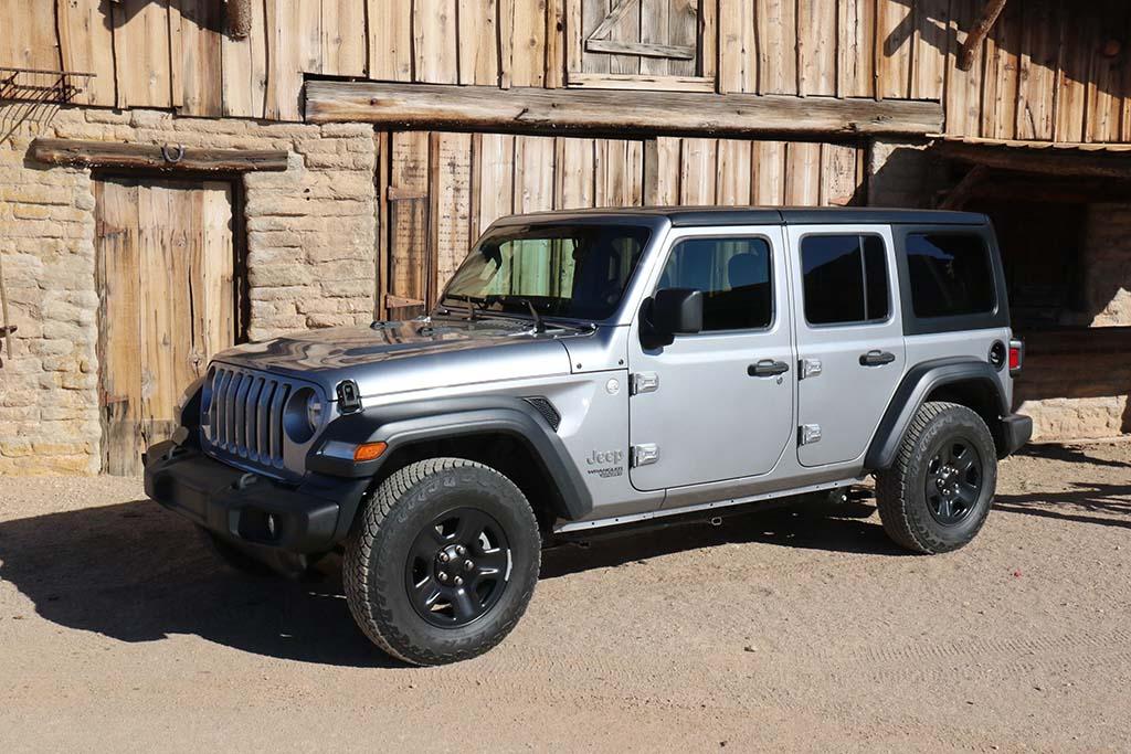 Jeep Wrangler JL Sport.. 2018-Jeep-Wrangler-Sahara-four-door-soft-to