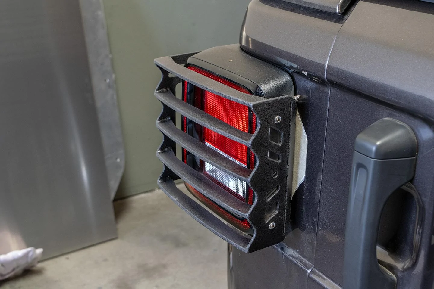 Jeep Wrangler JL JL Tail light protection guards? DSC_0154_small