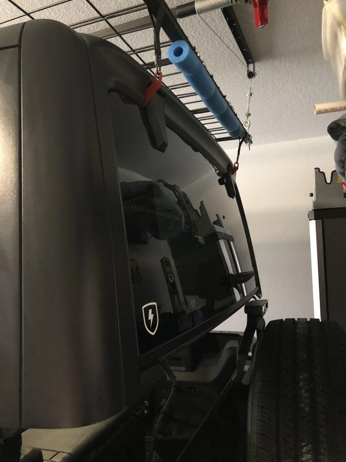 Jeep Wrangler JL JL hardtop removal A9E6EFF5-859D-4675-87B4-CA436F8C3F60