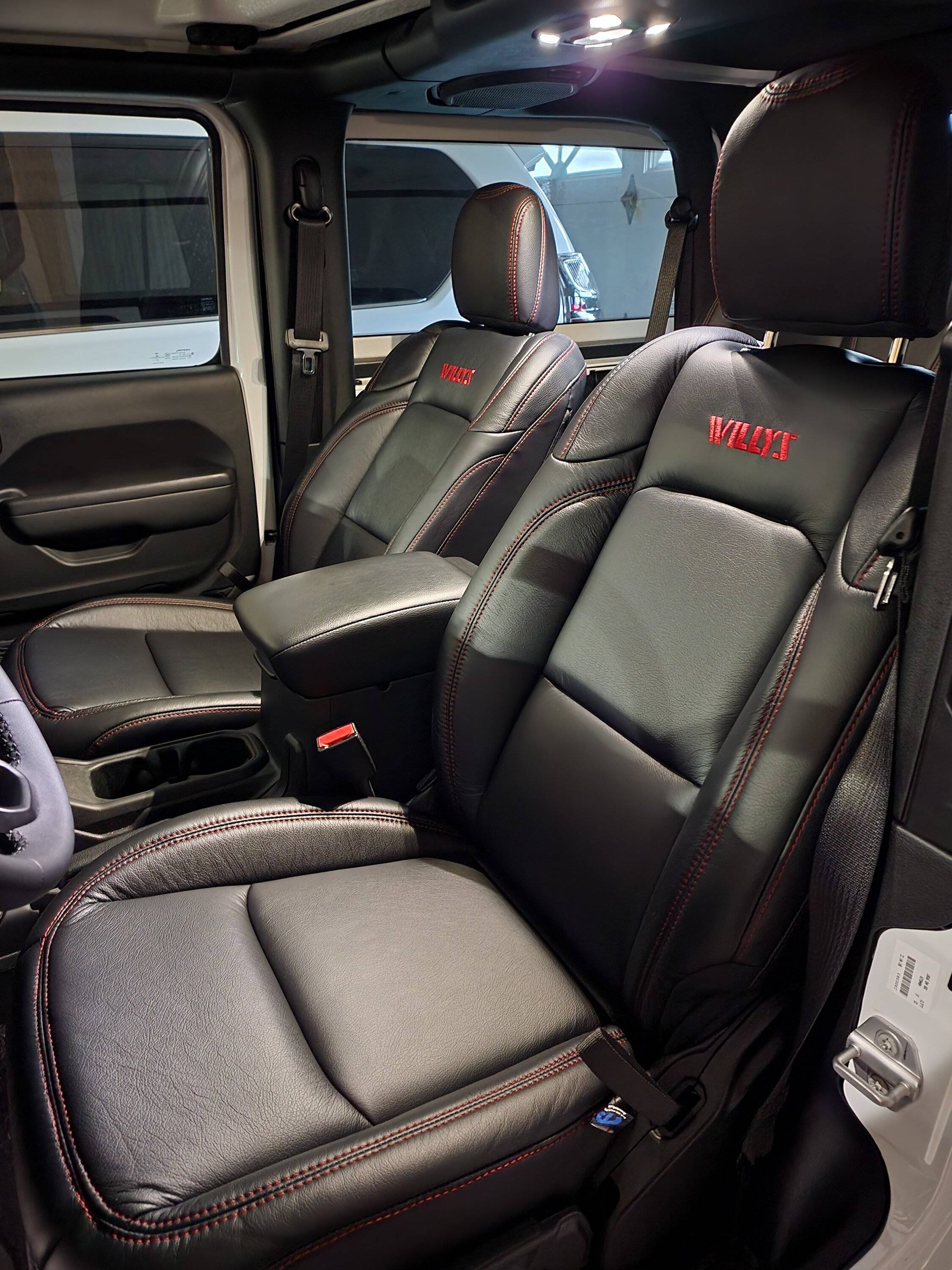 Jeep Wrangler JL Got my leather seats ? 20230111_102928
