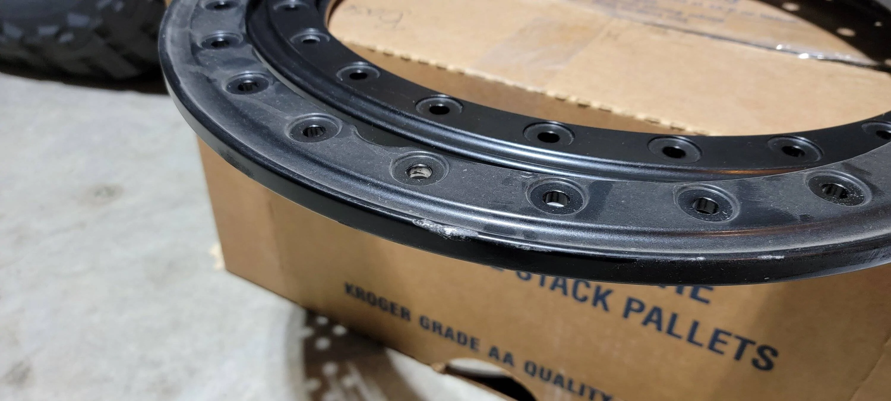 Jeep Wrangler JL FS: Beadlock capable 25 hole trim rings. 20221130_123552