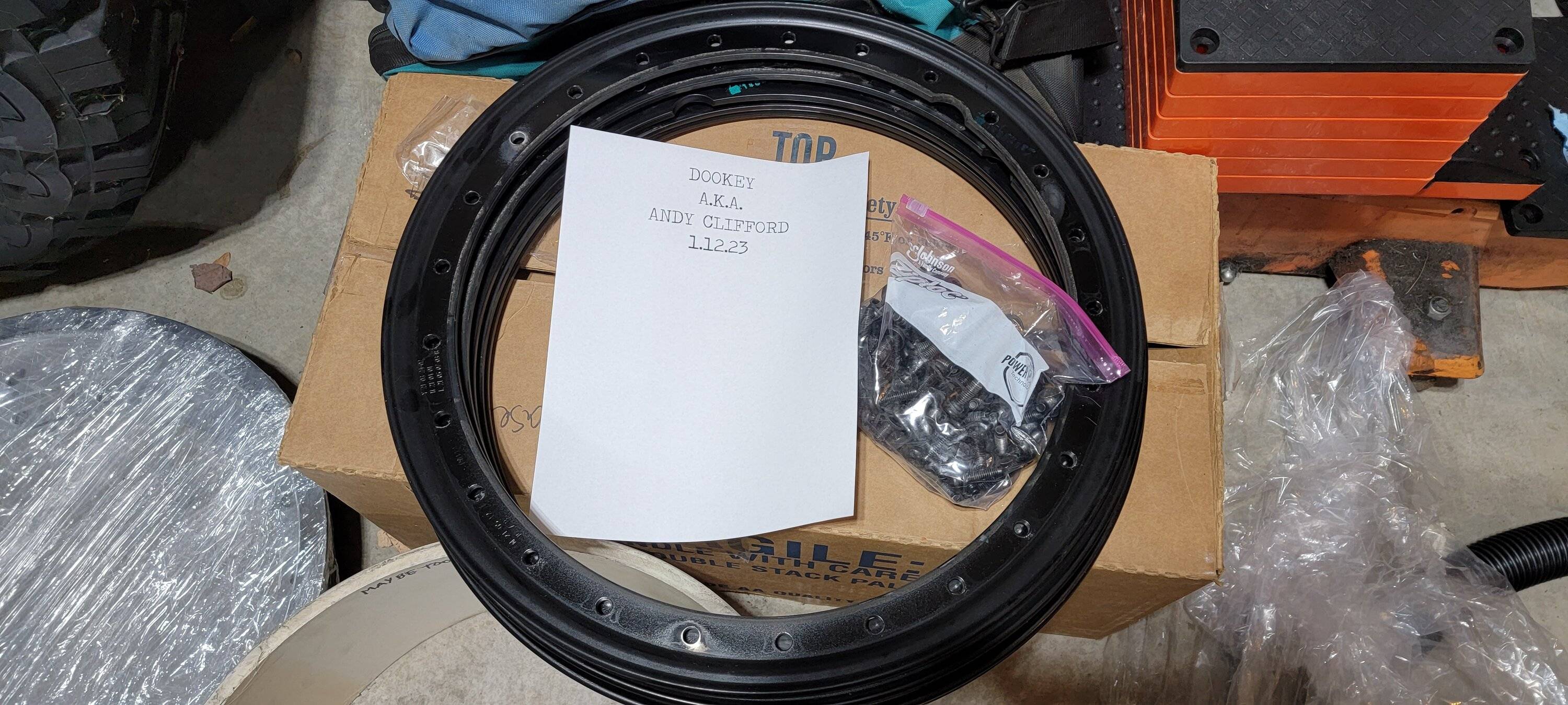Jeep Wrangler JL FS: Beadlock capable 25 hole trim rings. 20230112_113158