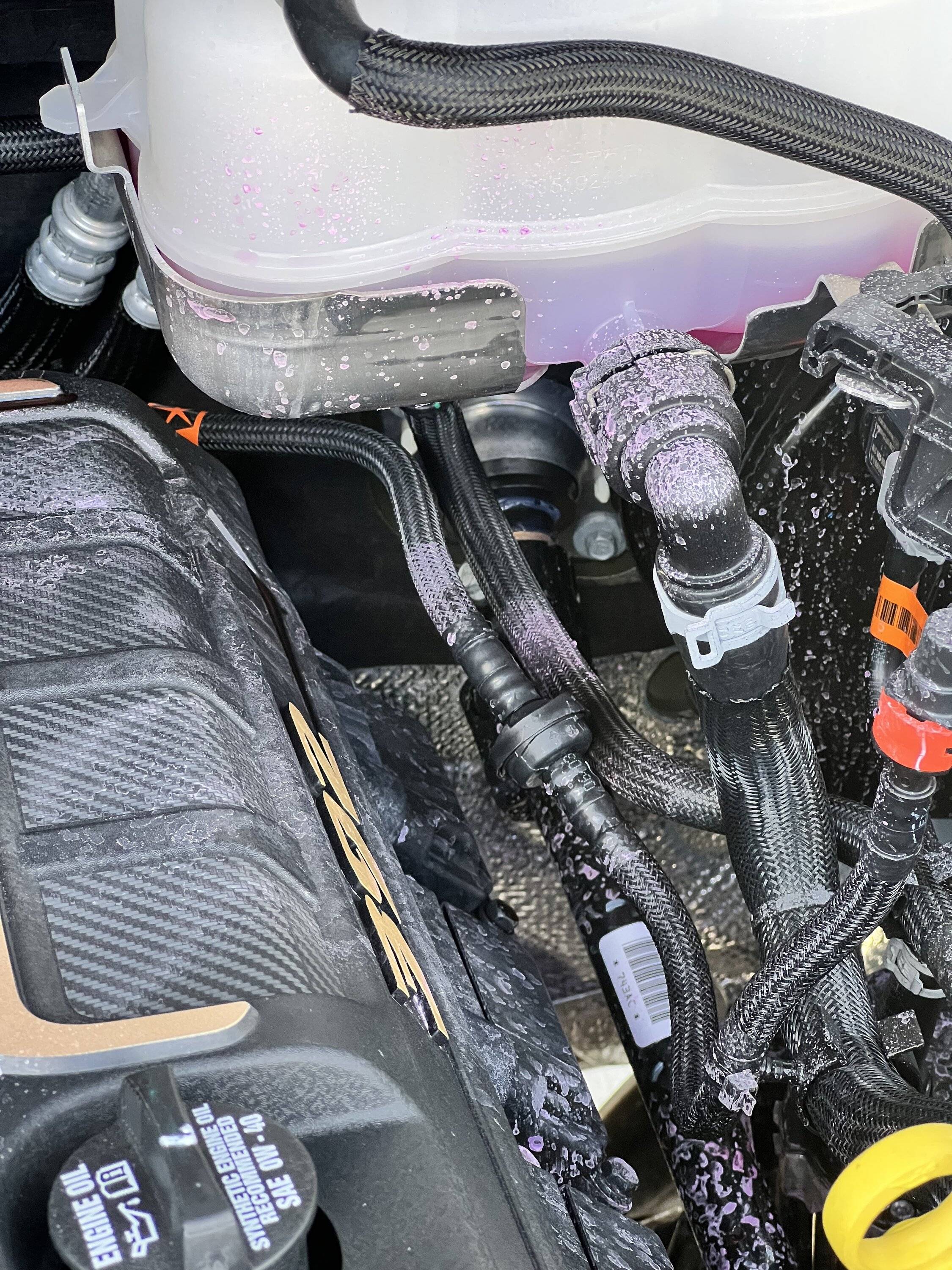 Jeep Wrangler JL Leaking Coolant Reservoir IMG_5612