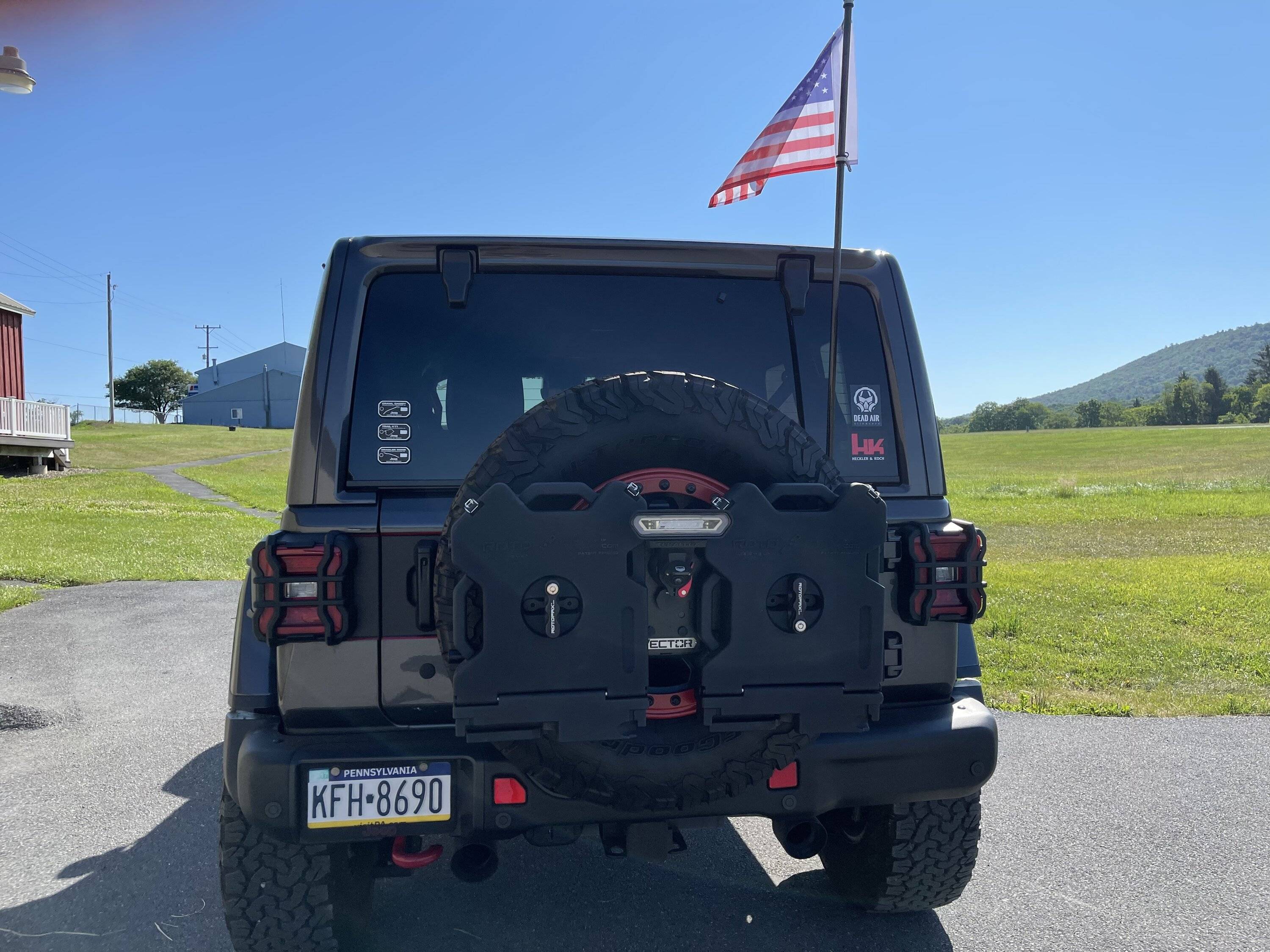 Jeep Wrangler JL All rotopax mount options E6D84ABC-3D7A-414E-BDF3-EE625600DAE7
