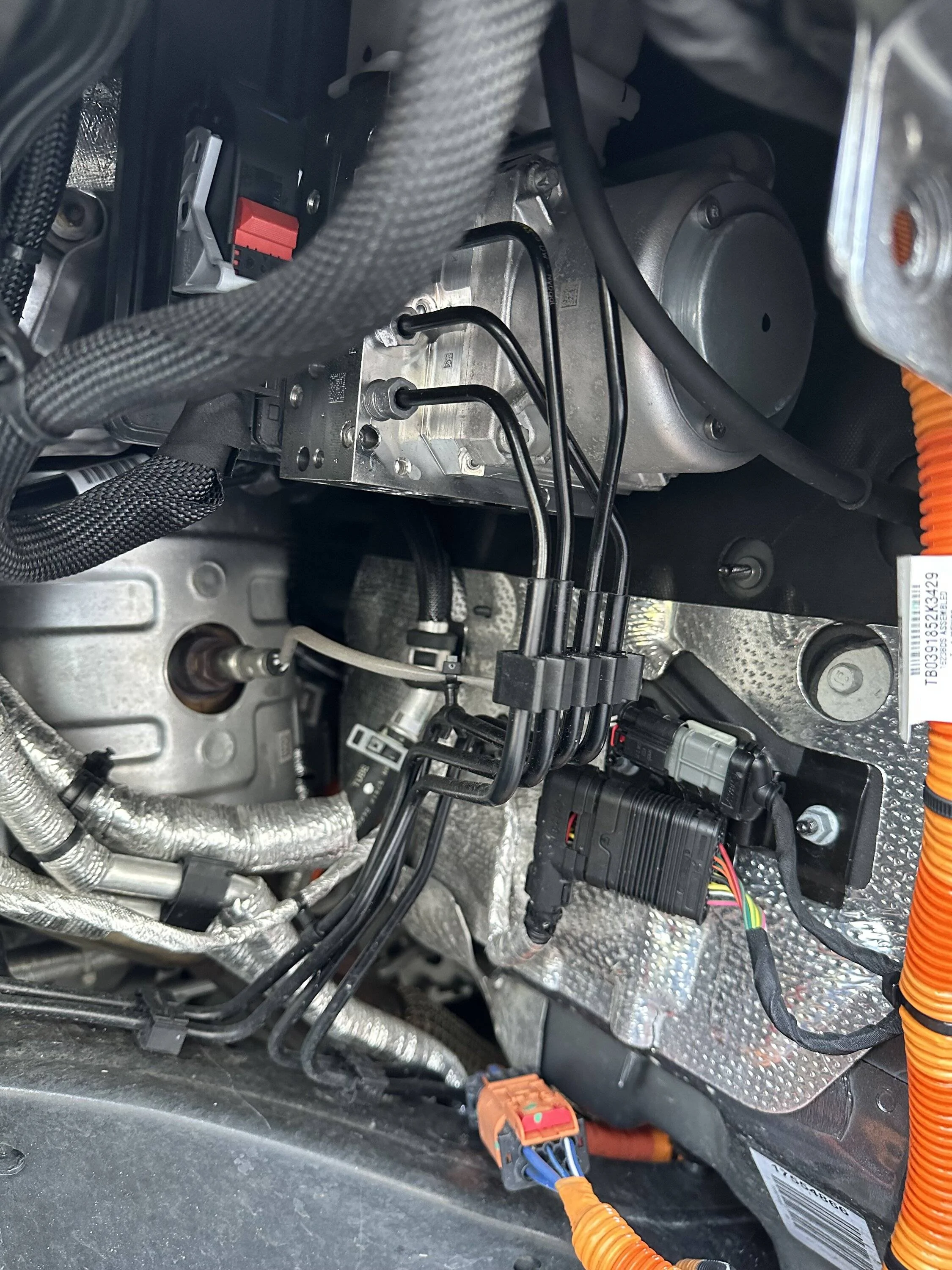 Jeep Wrangler JL ARB Single Compressor Underhood Firewall Mount IMG_0829