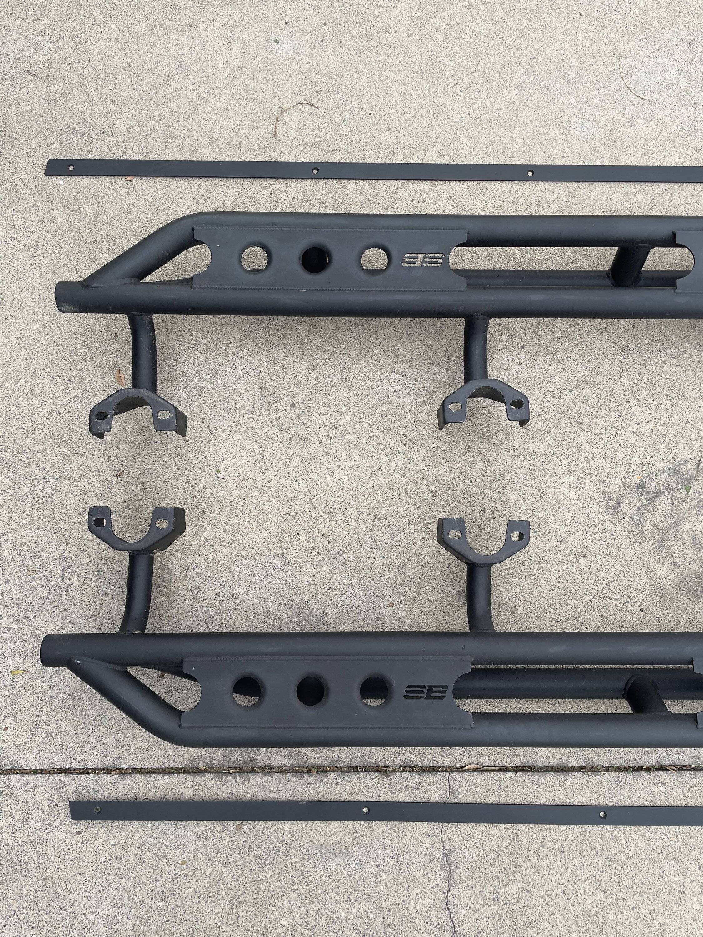 Jeep Wrangler JL Smittybilt SRC Side Armor and side steps 0951F978-1BED-40B4-A25E-FE6DCFA2CAD1