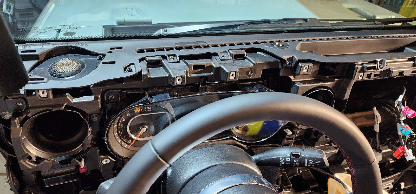 Jeep Wrangler JL Adding an Aftermarket Amp(s) 1674363123255