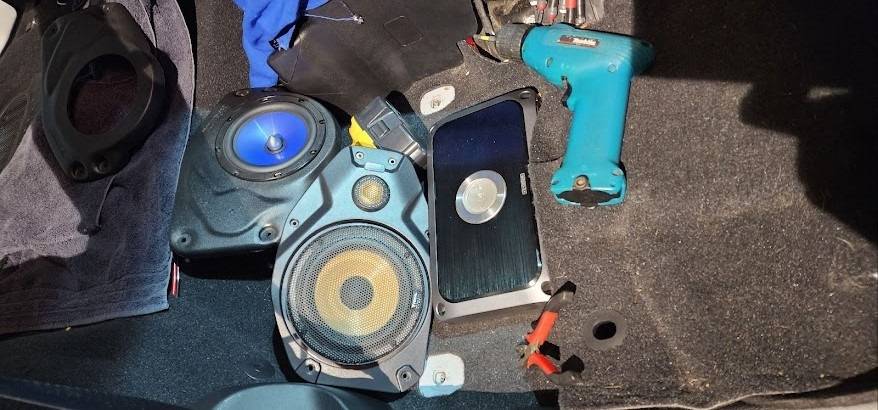 Jeep Wrangler JL Adding an Aftermarket Amp(s) 1674363275367