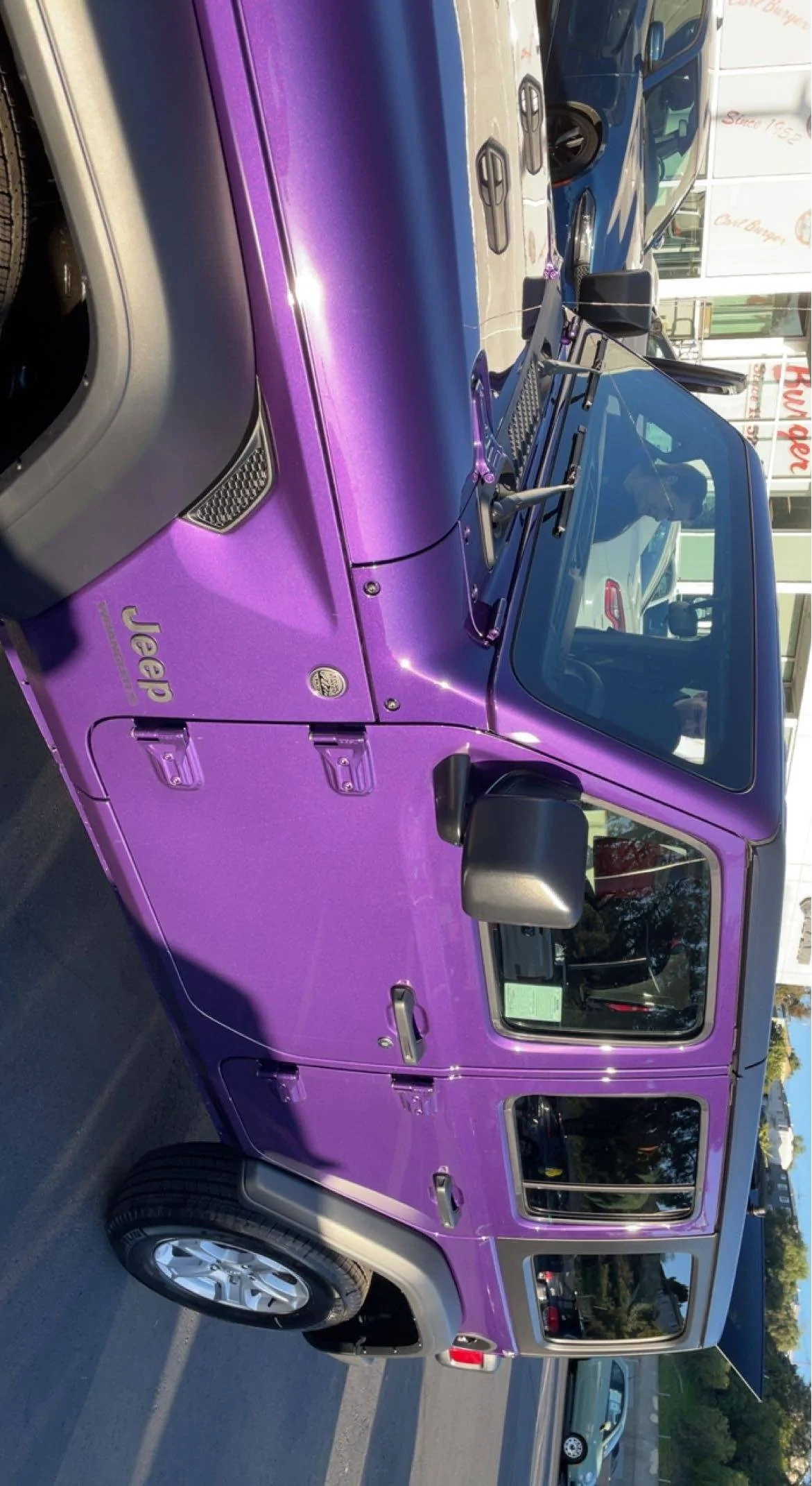 Jeep Wrangler JL 2023 Waiting/Venting Room DD420958-3DF9-40A3-BB17-6B70F3D27216