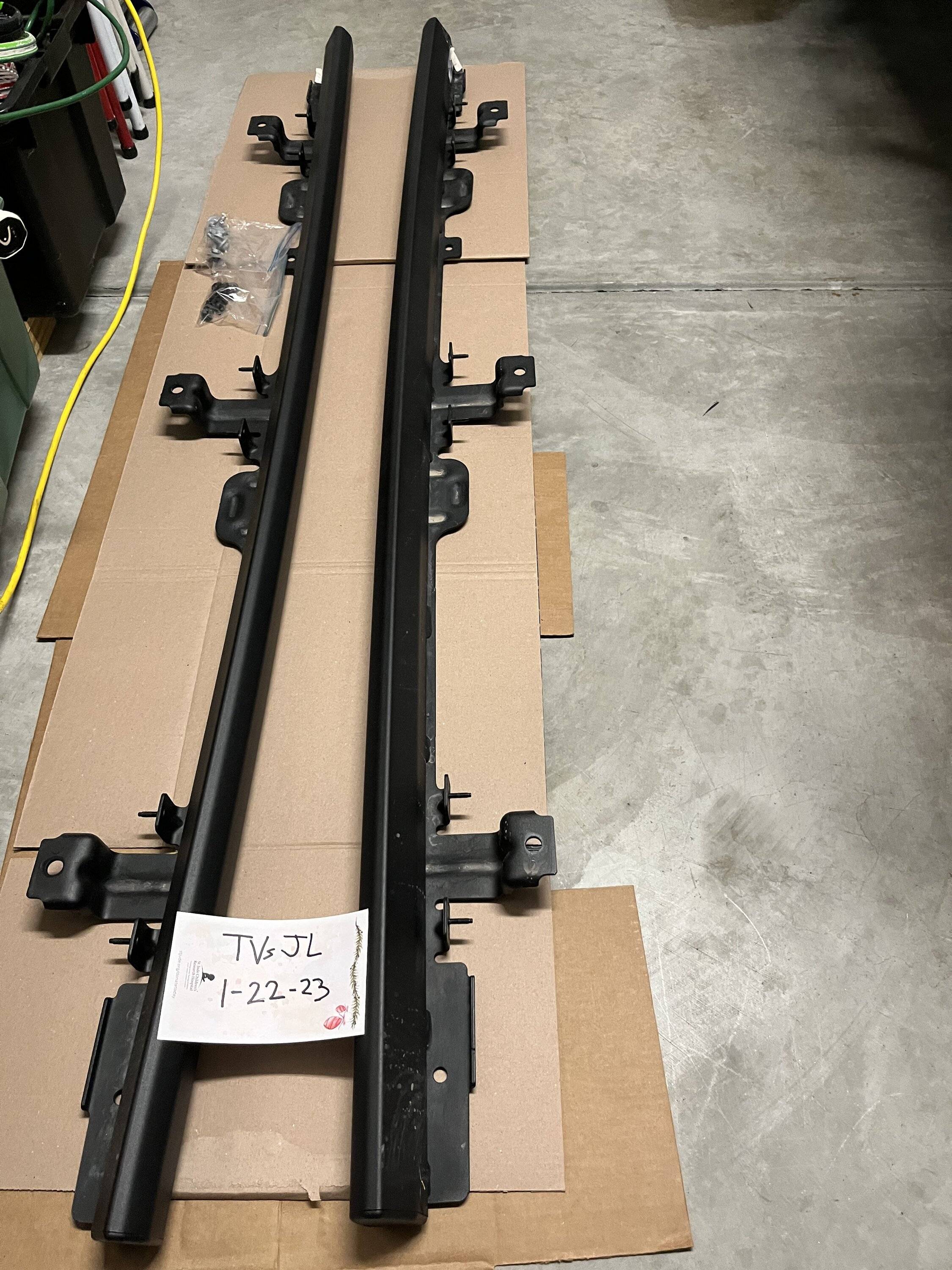 Jeep Wrangler JL Mopar rock rails 030596A9-9189-4224-A3A4-7715BFB8C338
