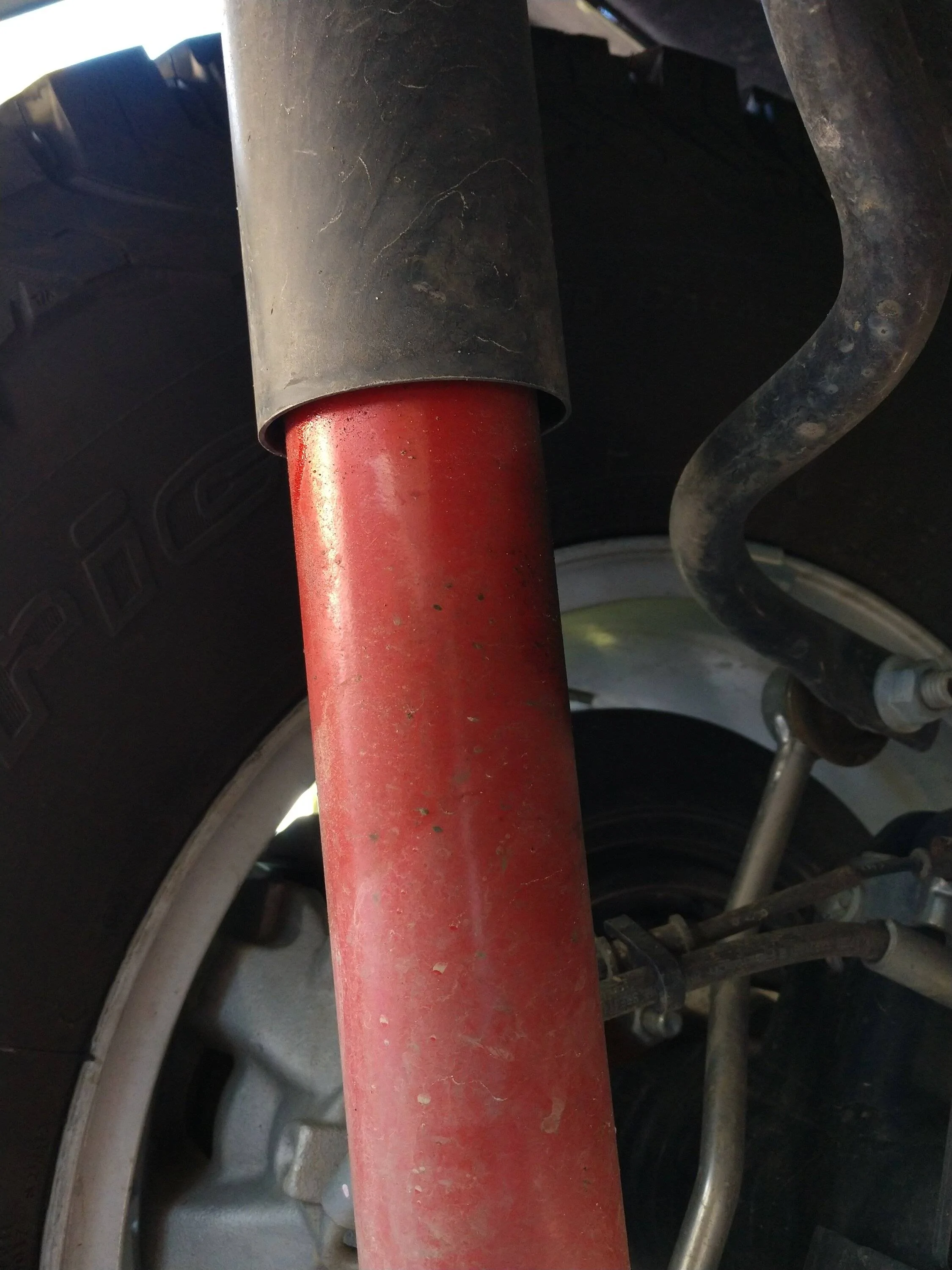 Jeep Wrangler JL shocks leaking or weeping? oily shock