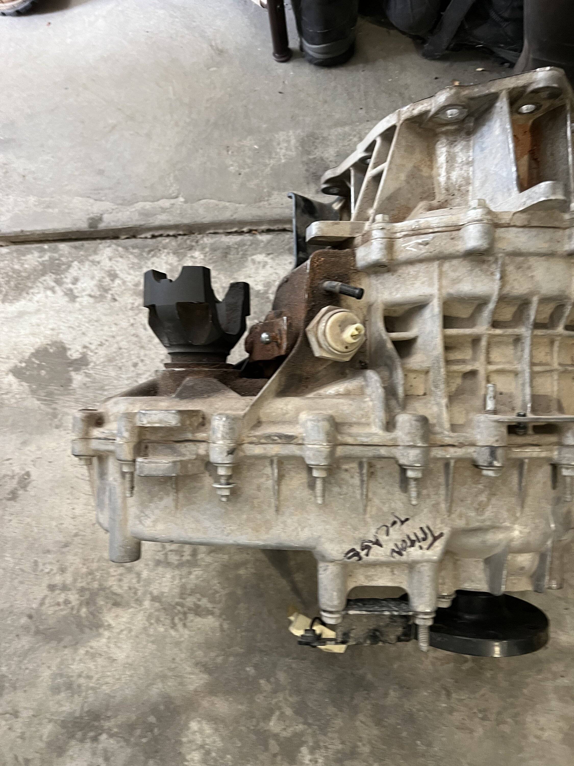 Jeep Wrangler JL 2019 Rubicon Transfer Case 9CDB92B8-48AB-4905-825B-29701D81F497