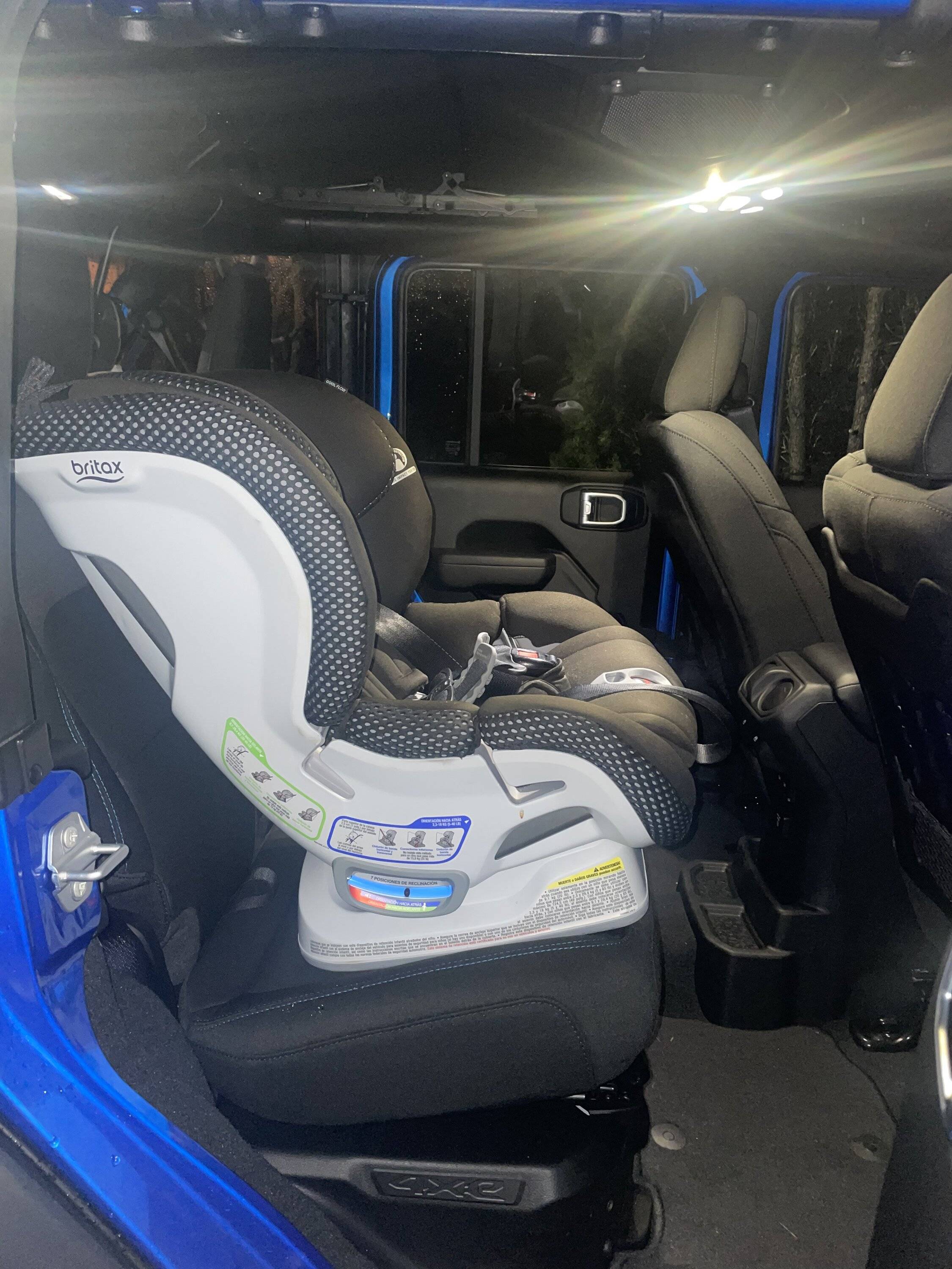 Jeep Wrangler JL Best Convertible Car Seats? 0B1746C3-4A5A-4D83-B96F-85B923C6BE64