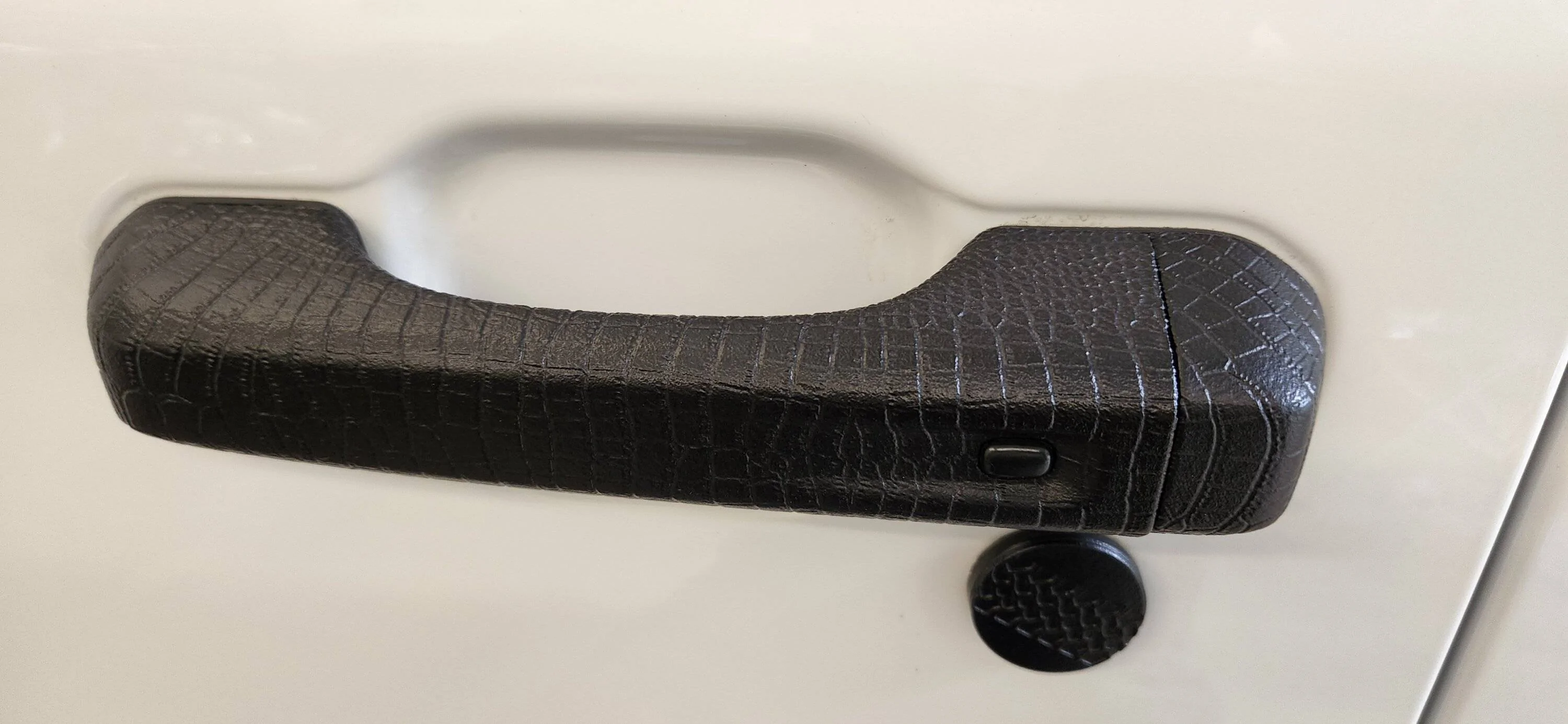 Jeep Wrangler JL Keyless Entry: question about locking the doors with the handle button 20220621_123438