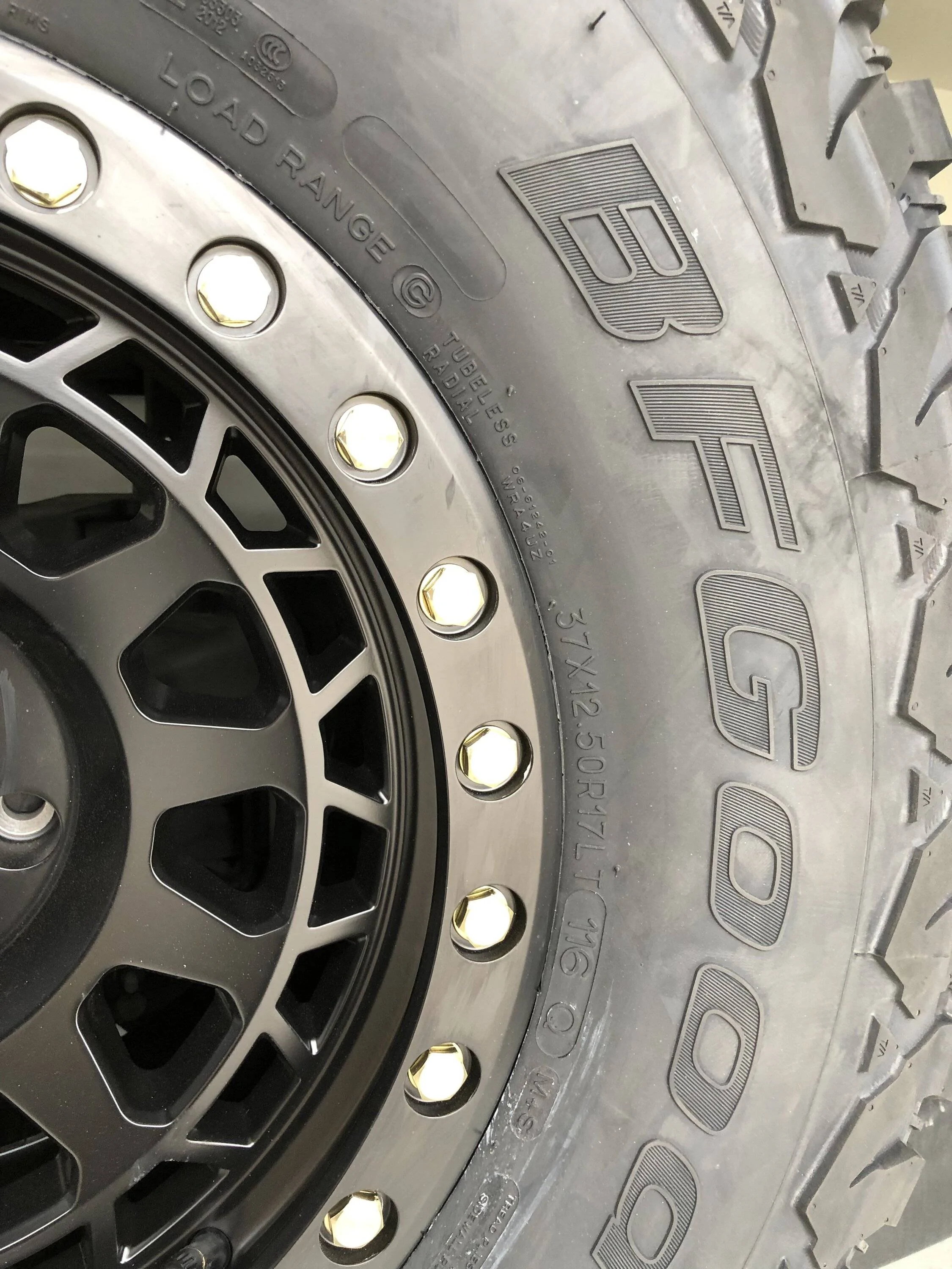 Jeep Wrangler JL KM3 37x12.5 Load Range C! B807C0E1-45F2-4FD5-9420-6ED5473946D0