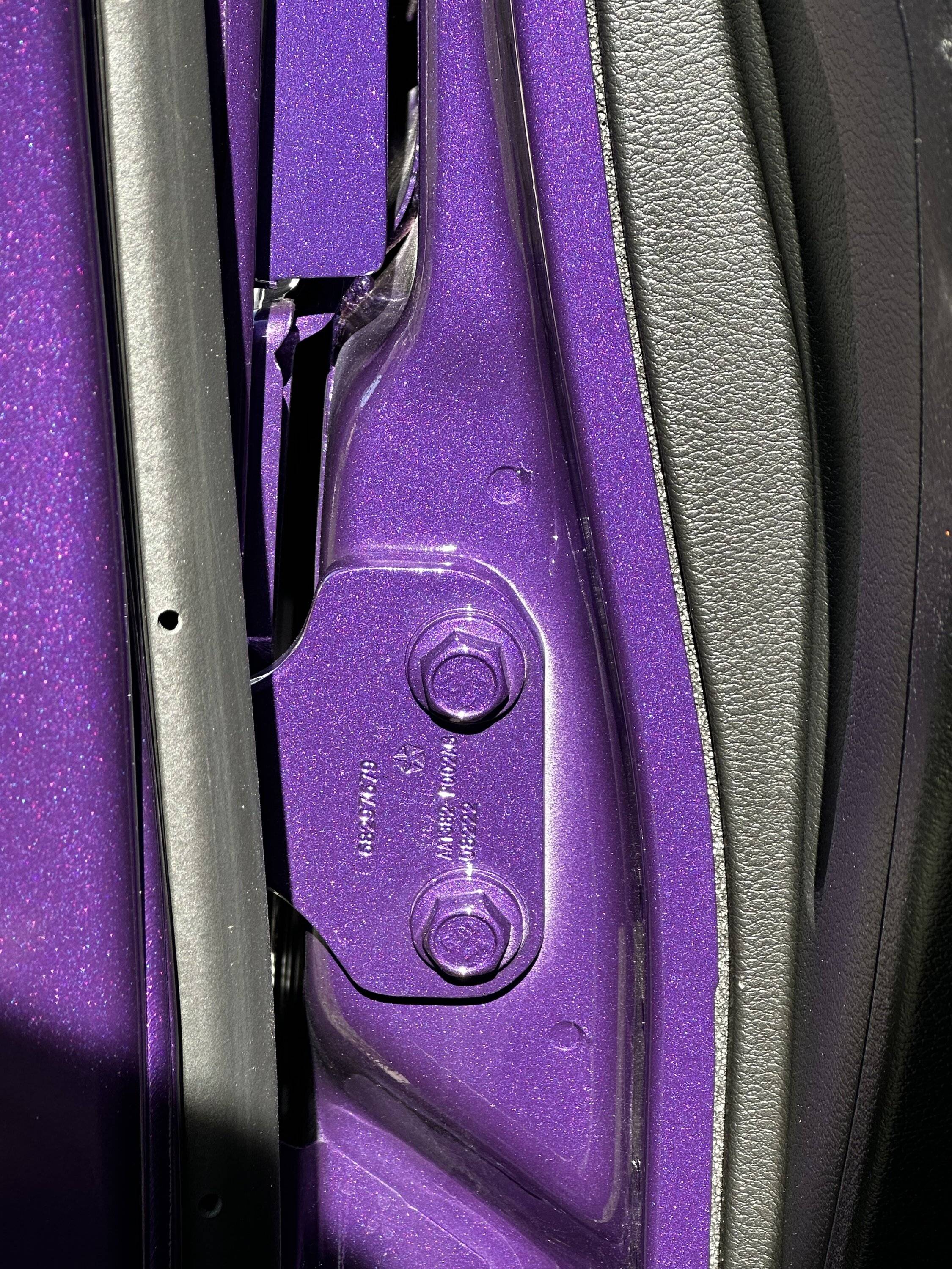 Jeep Wrangler JL 2023 factory paint flaw 09C57D2F-E0C2-4F00-8F3A-00EB20A014EE