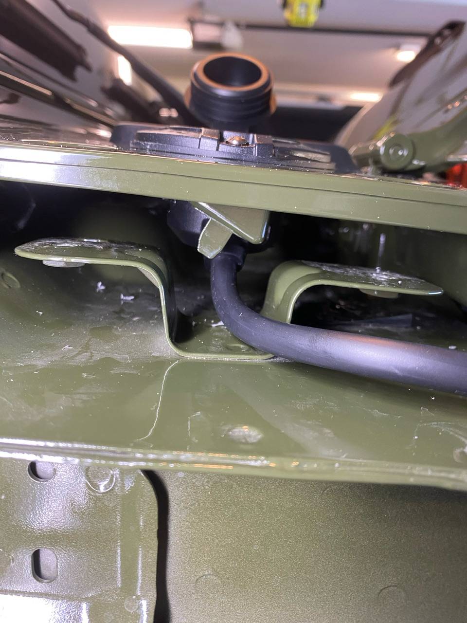 Jeep Wrangler JL On Board Battery  Maintainer / Charger install CE0C7128-CE1A-498A-9B65-3105C9128CB2