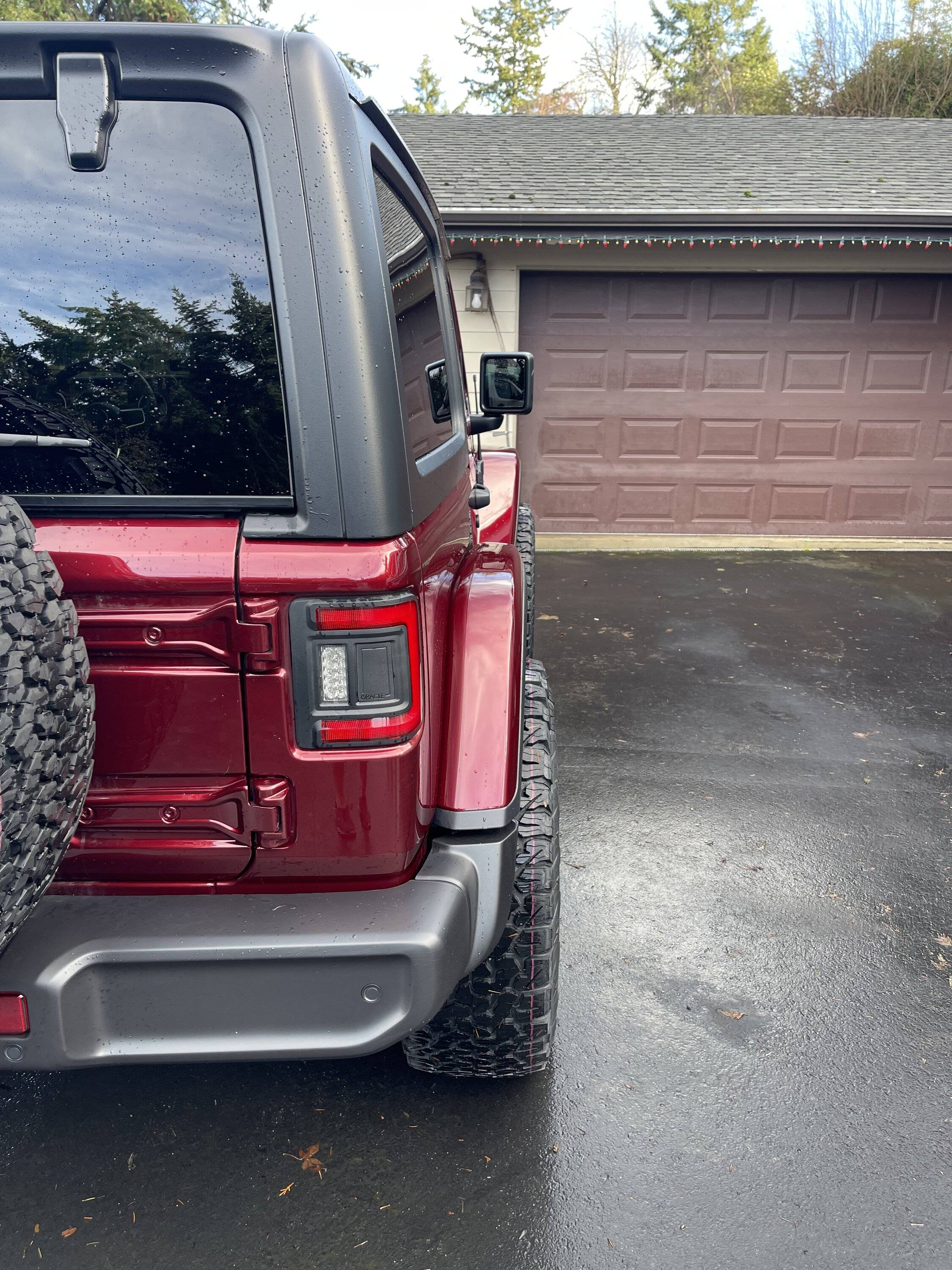 Jeep Wrangler JL Tires sticking like Alfred E. Neuman's ears IMG_3705