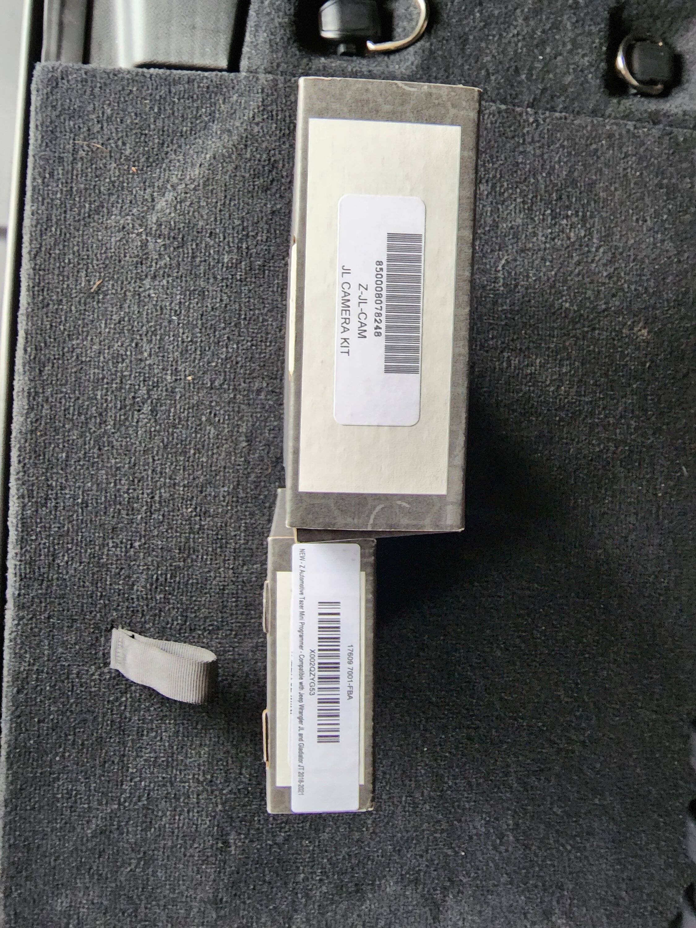 Jeep Wrangler JL * SOLD *     Tazer mini and front camera NIB 20230130_131437