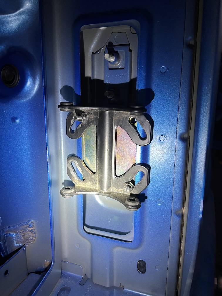 Jeep Wrangler JL Easy & Clean Compressor & Air Coupler Mount three