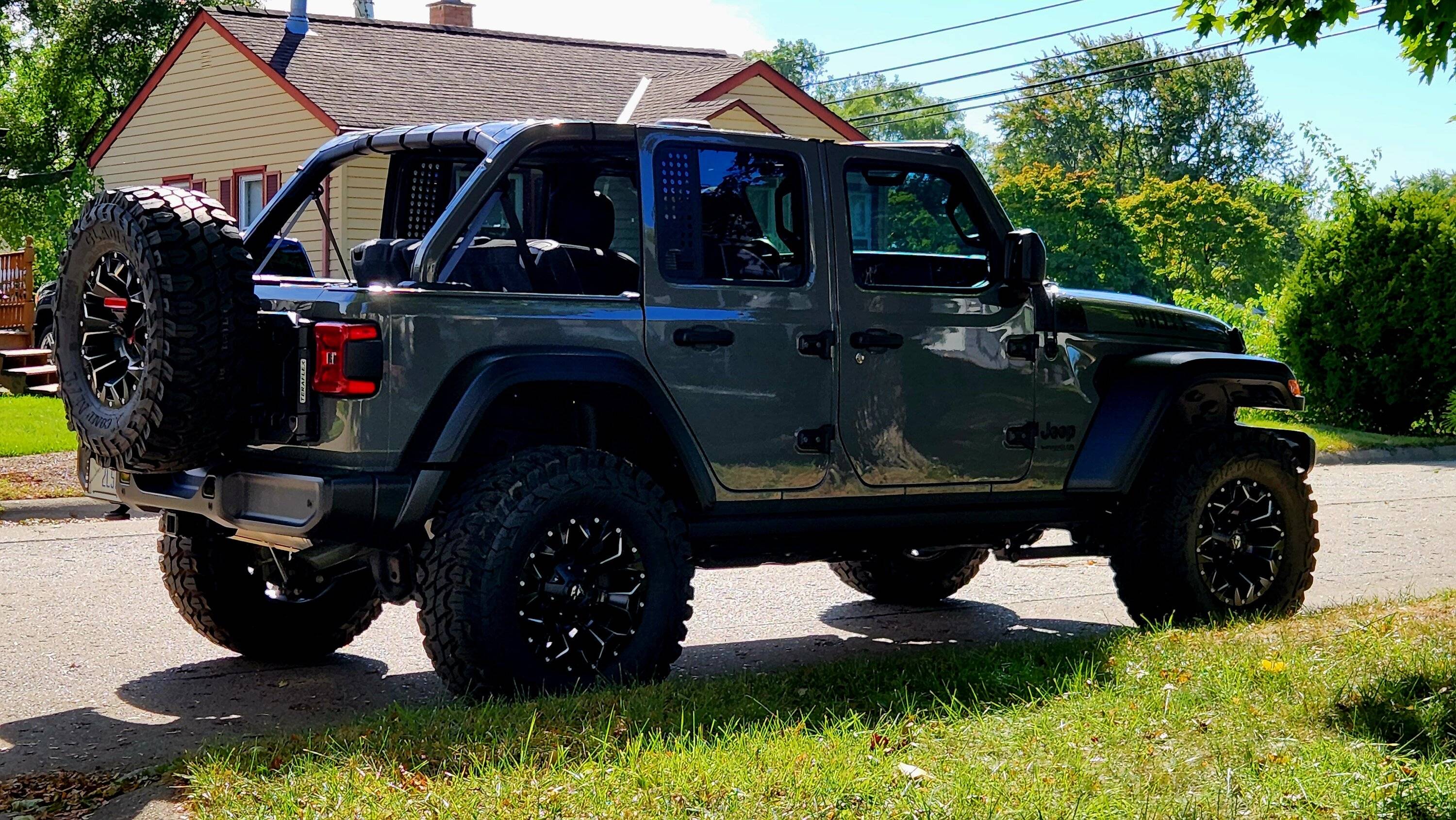 Jeep Wrangler JL Let's see your ducks! 20221001_151119