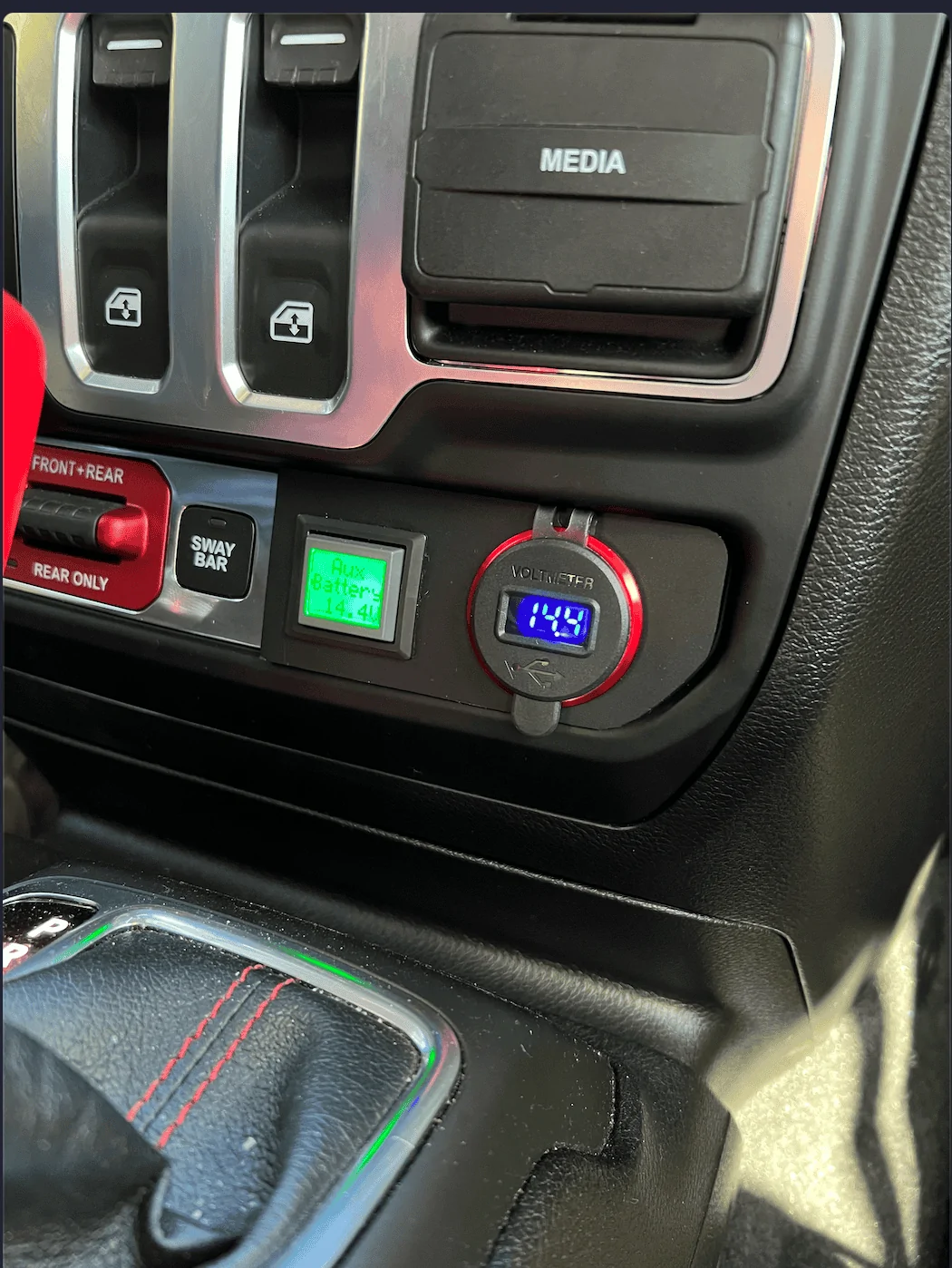 Jeep Wrangler JL Power station vs dual battery Screenshot 2023-02-01 at 2.32.25 PM