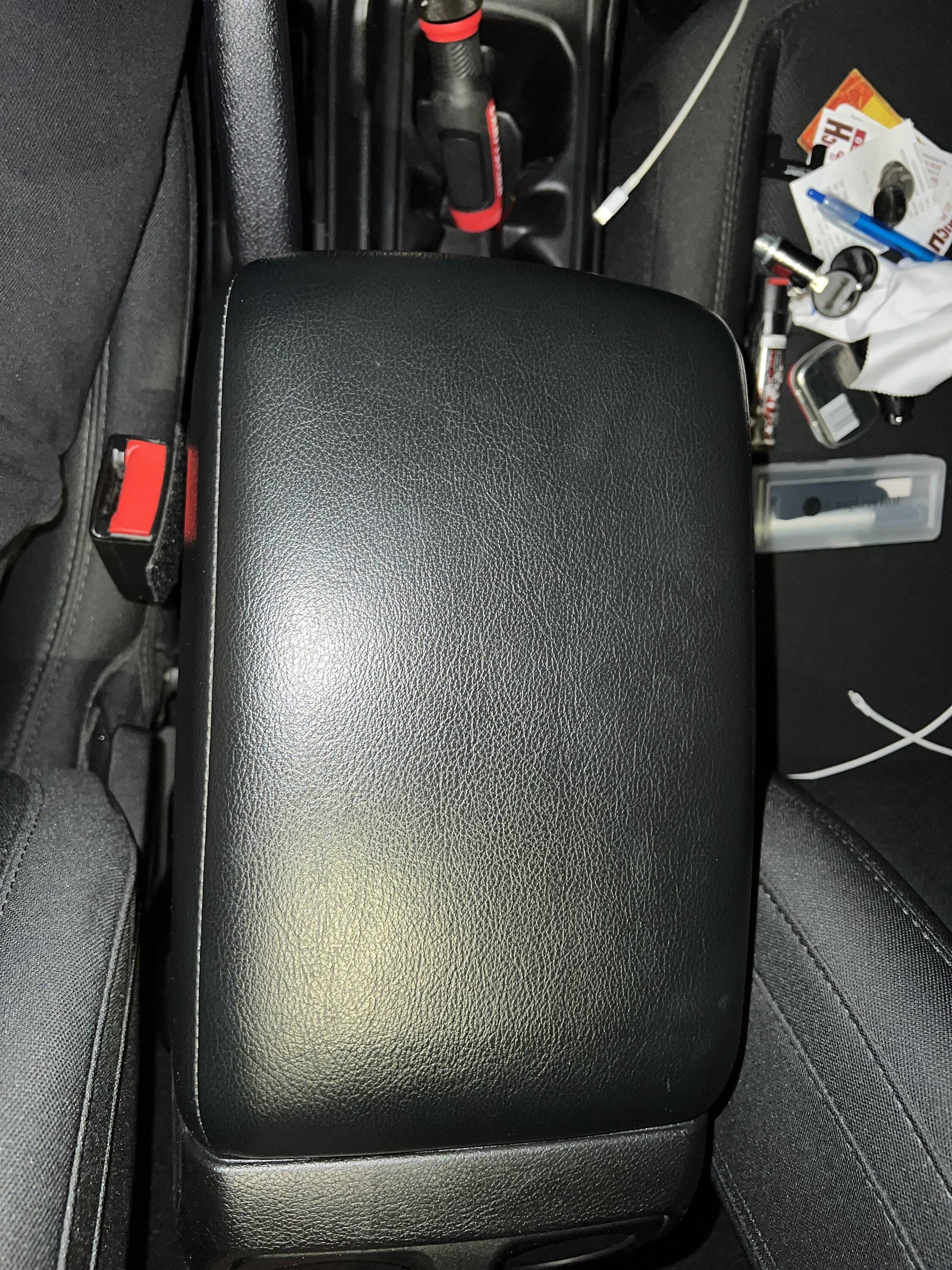 Jeep Wrangler JL Need help removing armrest lid 9D51BCDD-88B8-4D94-B020-DB6FD1DBF10E