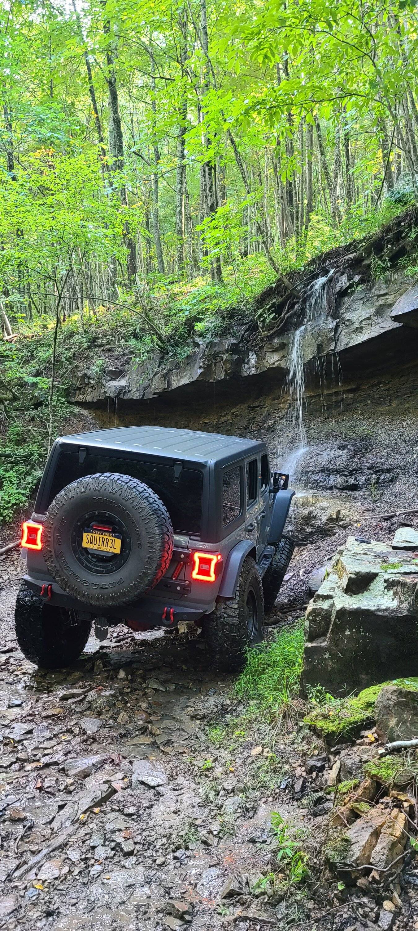 Jeep Wrangler JL LED TAIL LIGHTS - DAYTIME RUN? 20220906_163221