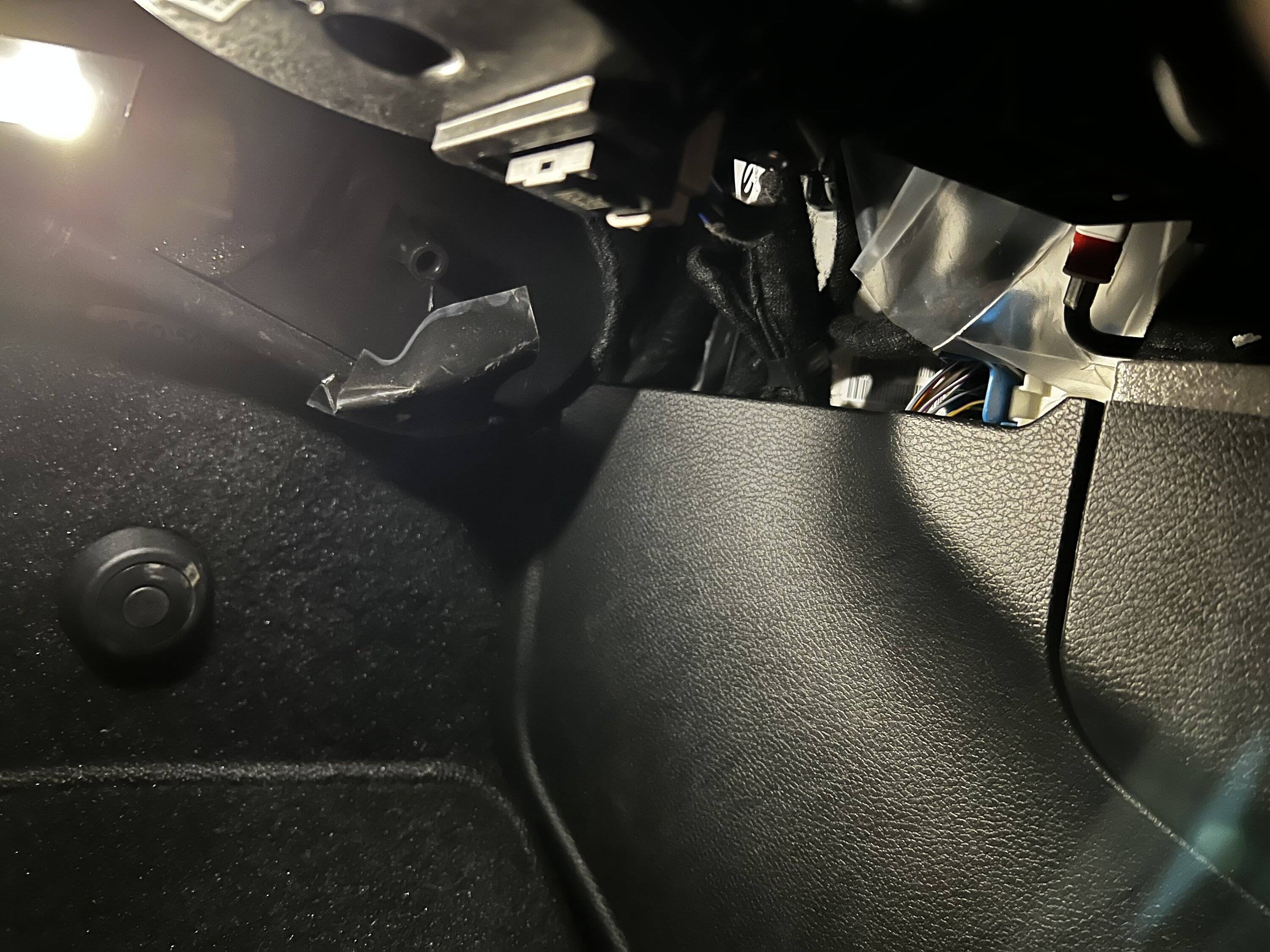 Jeep Wrangler JL Plastic wrap found under glovebox... tempImageTN5e8G